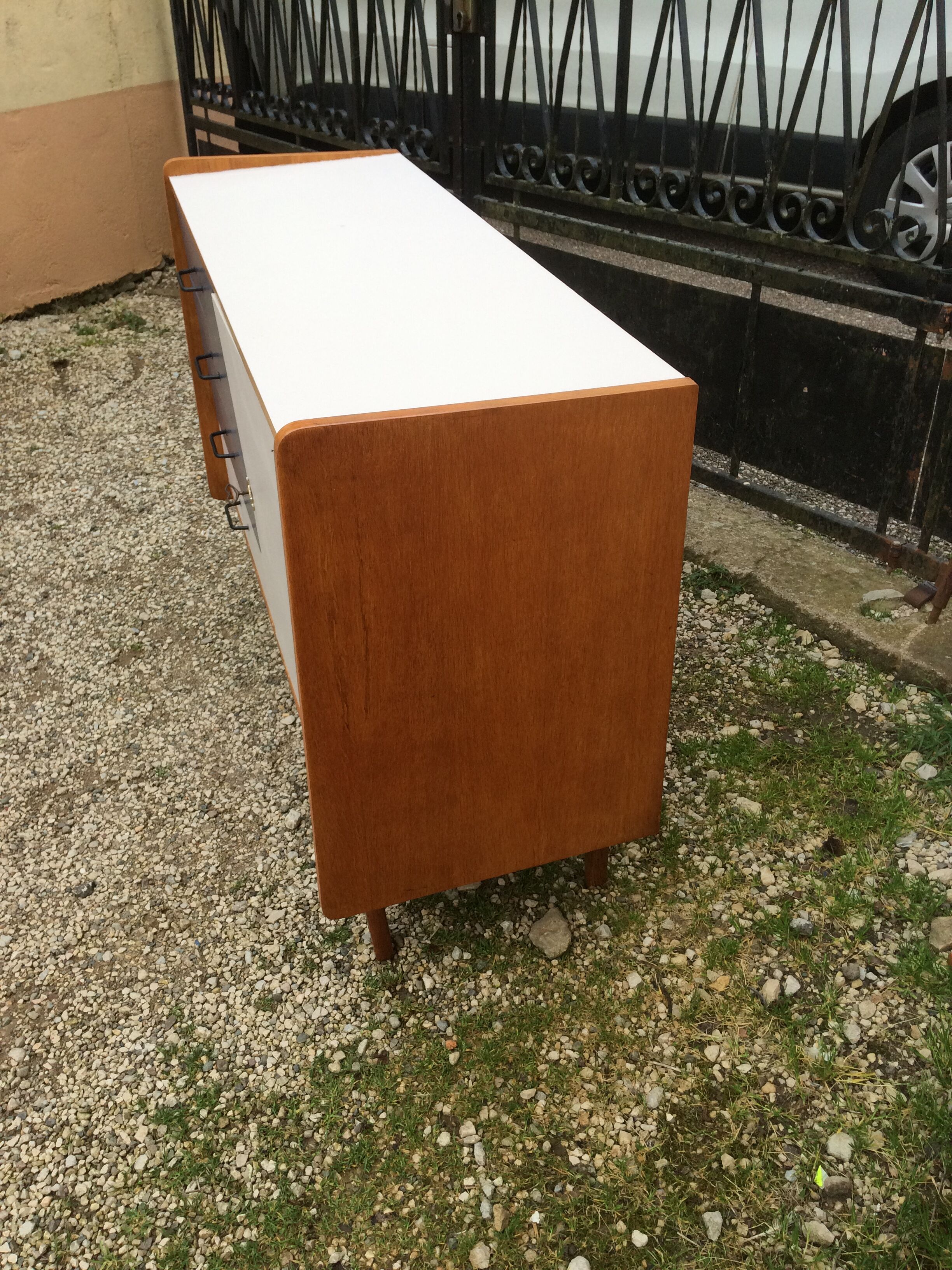 Buffet vintage pieds compas