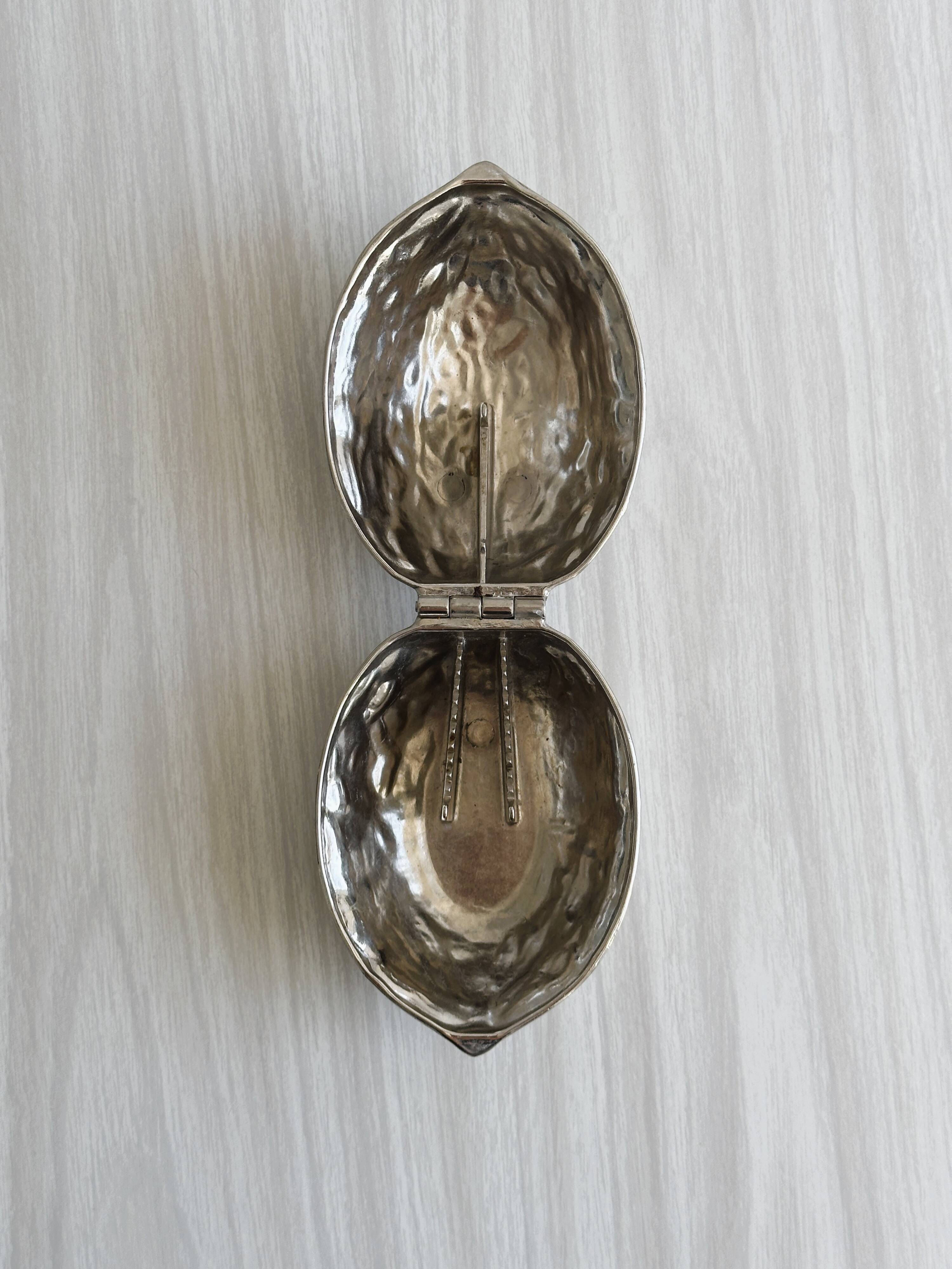 Stainless steel nutcracker nuts