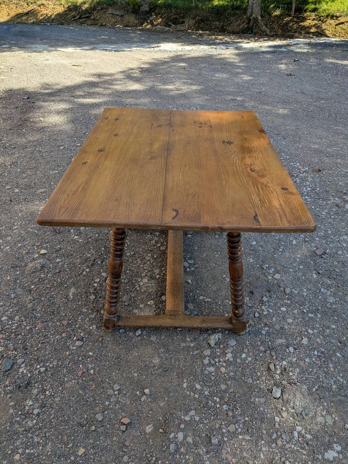Table with turned legs