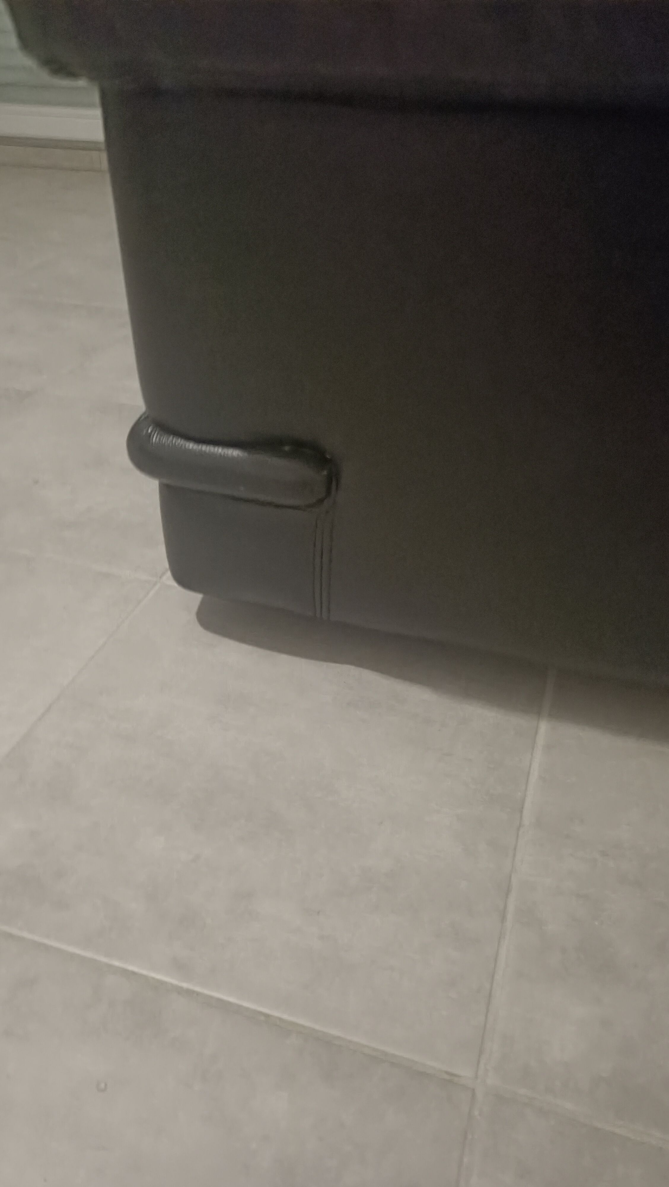 Black leather armchair Natuzzi