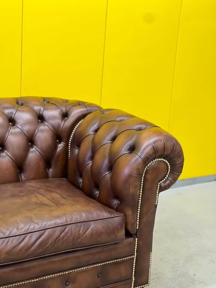 Original English Chesterfield 3-Seater Sofa – Handcrafted Brown Leather