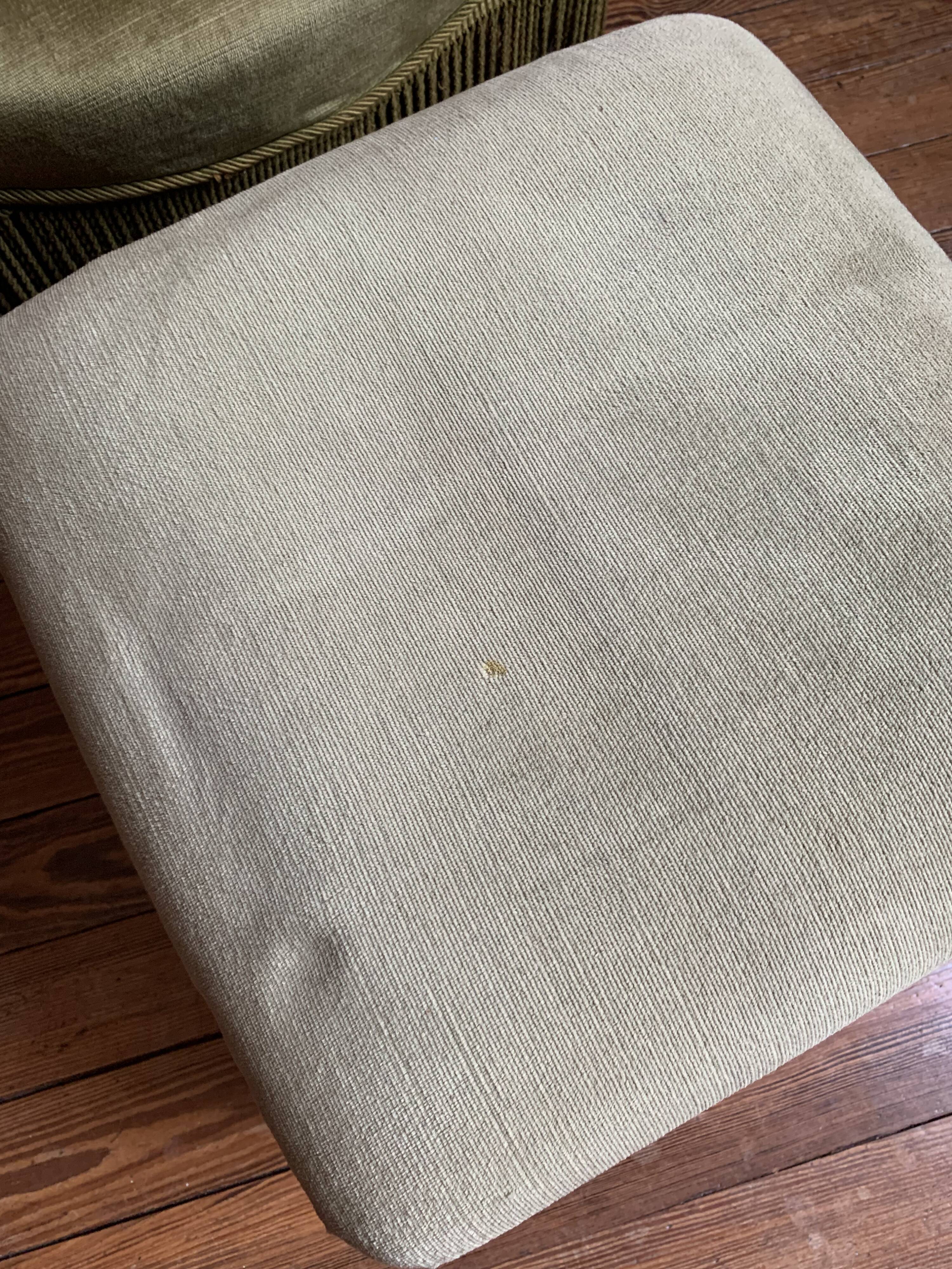 Hat armchair and its ottoman