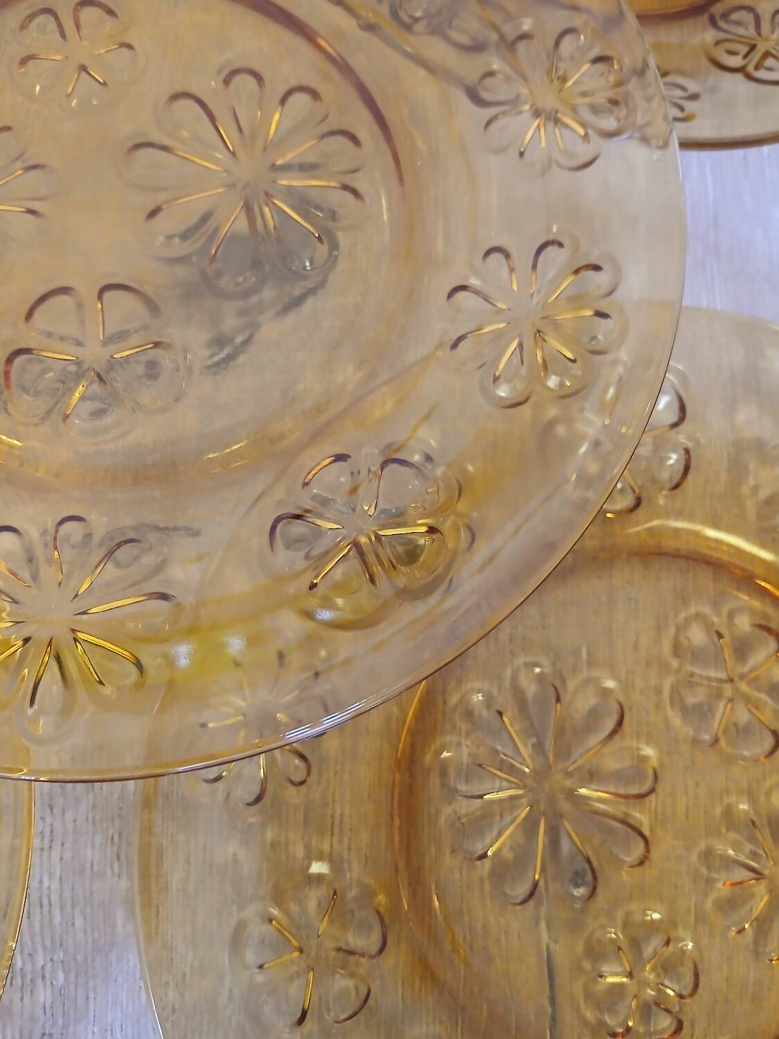 6 assiettes à dessert vintages Vereco
