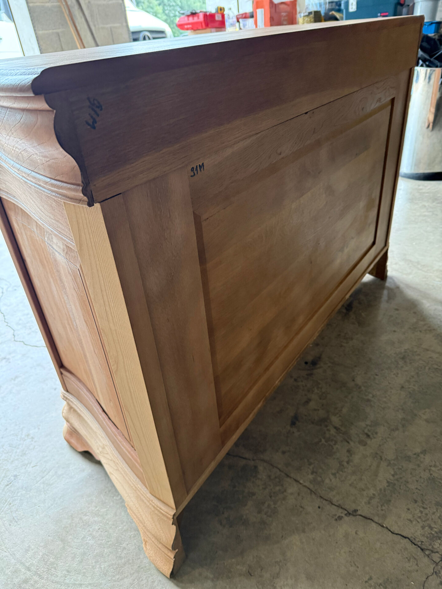 Chest of drawers