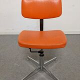 Swivel office chair from the 60s/70s