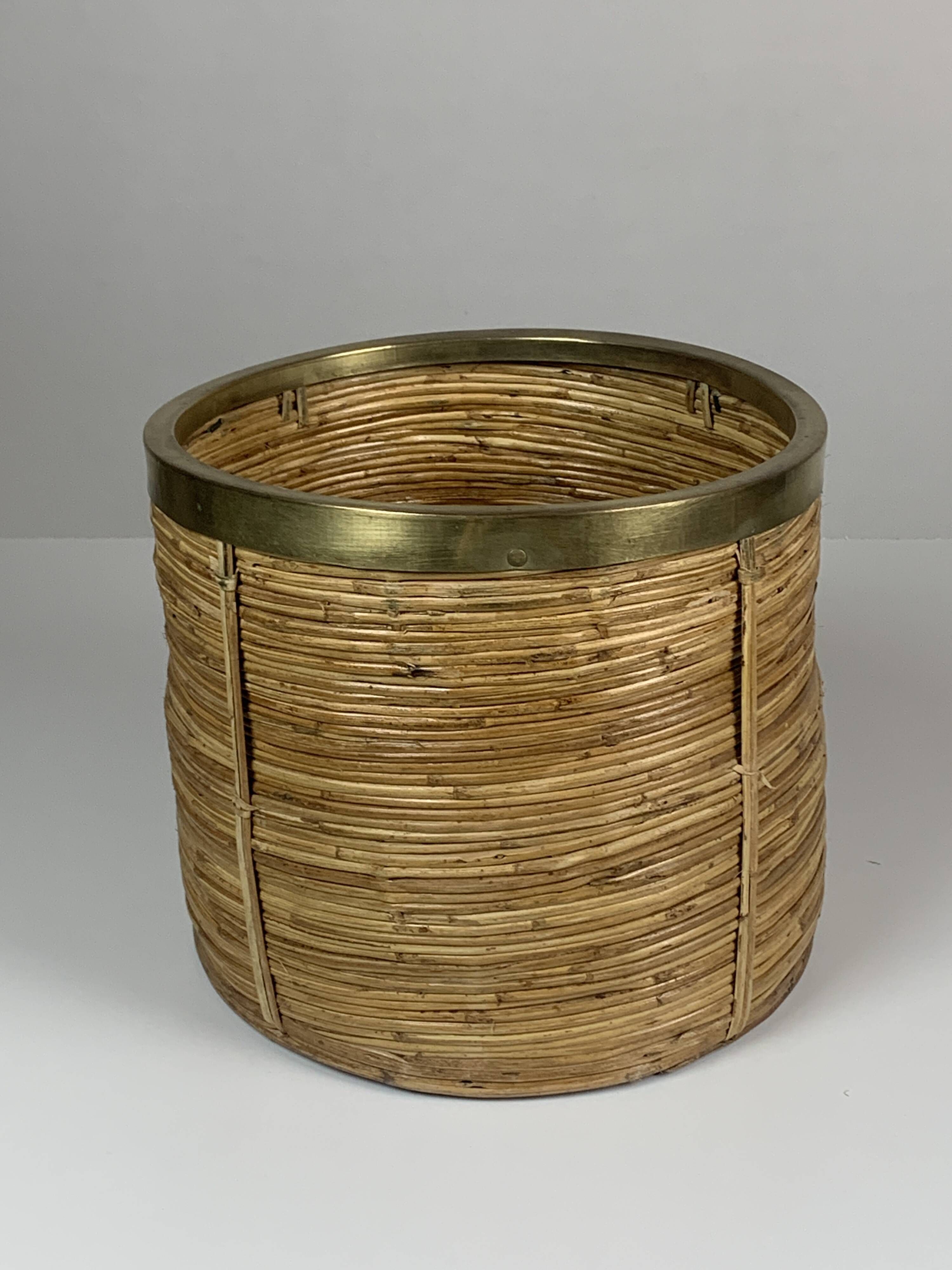 Set of 5 rattan pencil reed and brass plant holder baskets, Italy 1970s