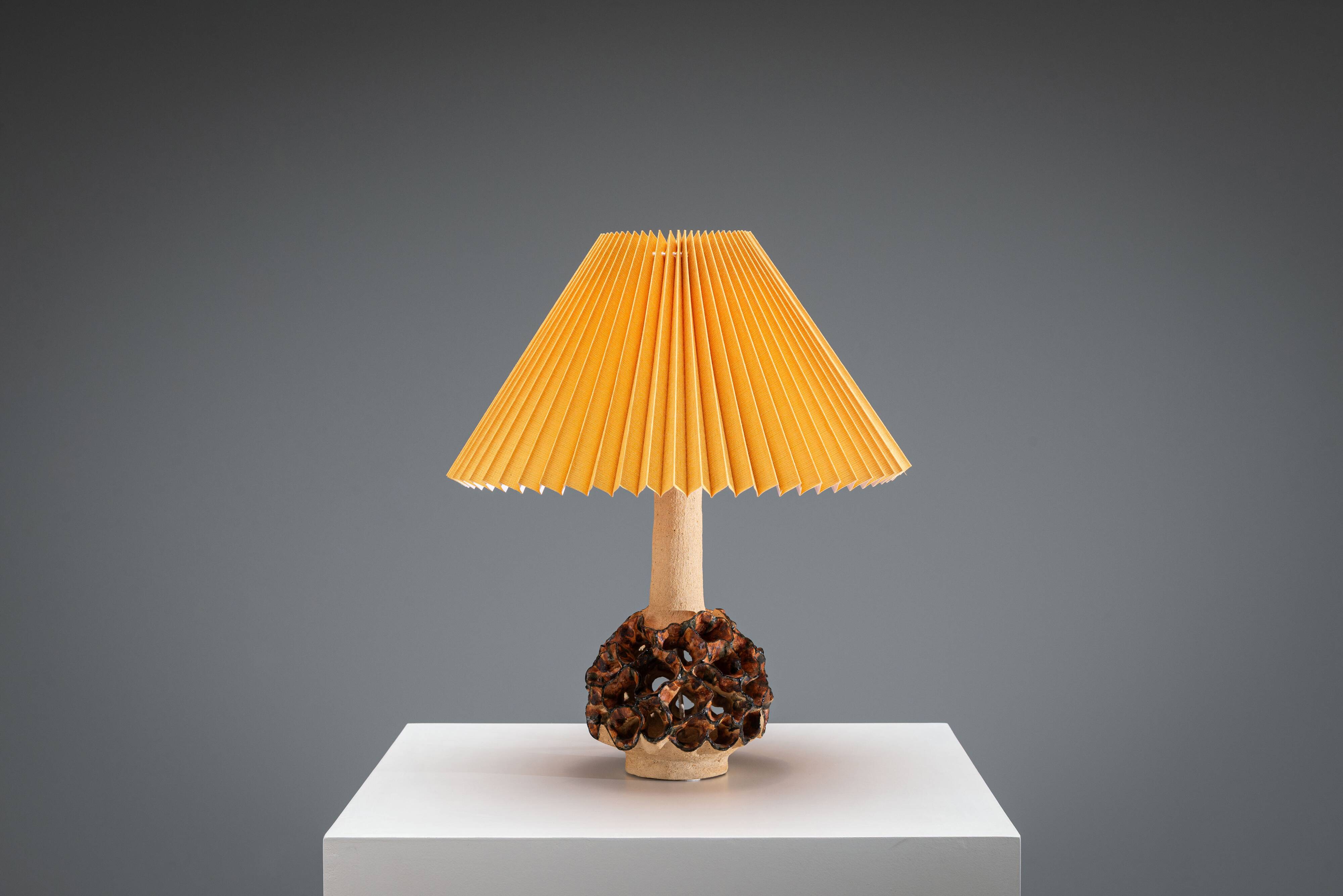 Ceramic decorated table lamp