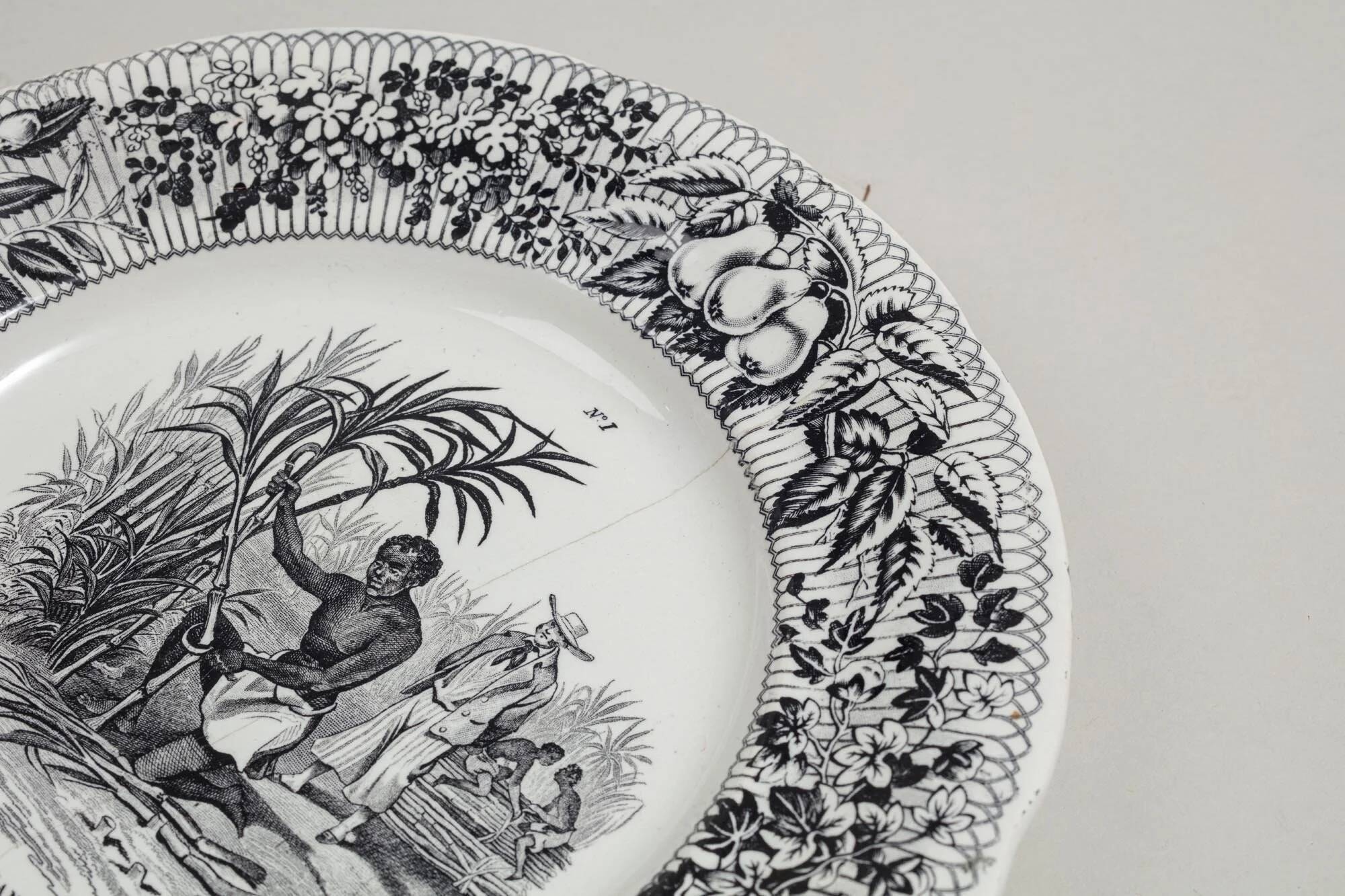 12 x earthenware plates from Creil and Montereau on the theme of harvest.