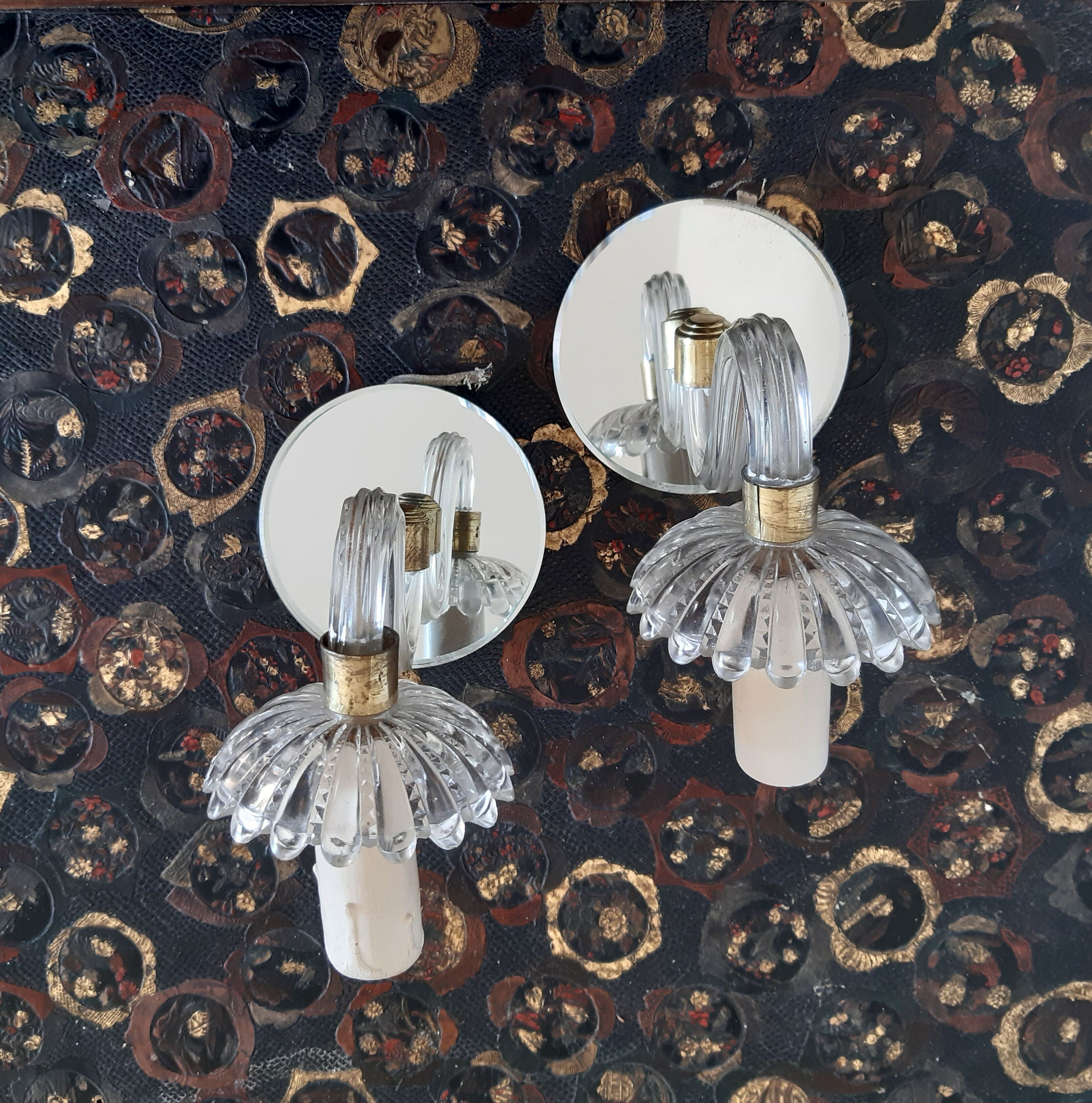60s wall light
