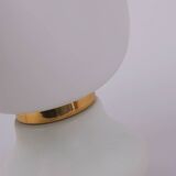 Lampe en bois et verre opalin