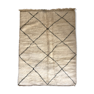 Moroccan Berber carpet with black diamonds 2,36x1.73m