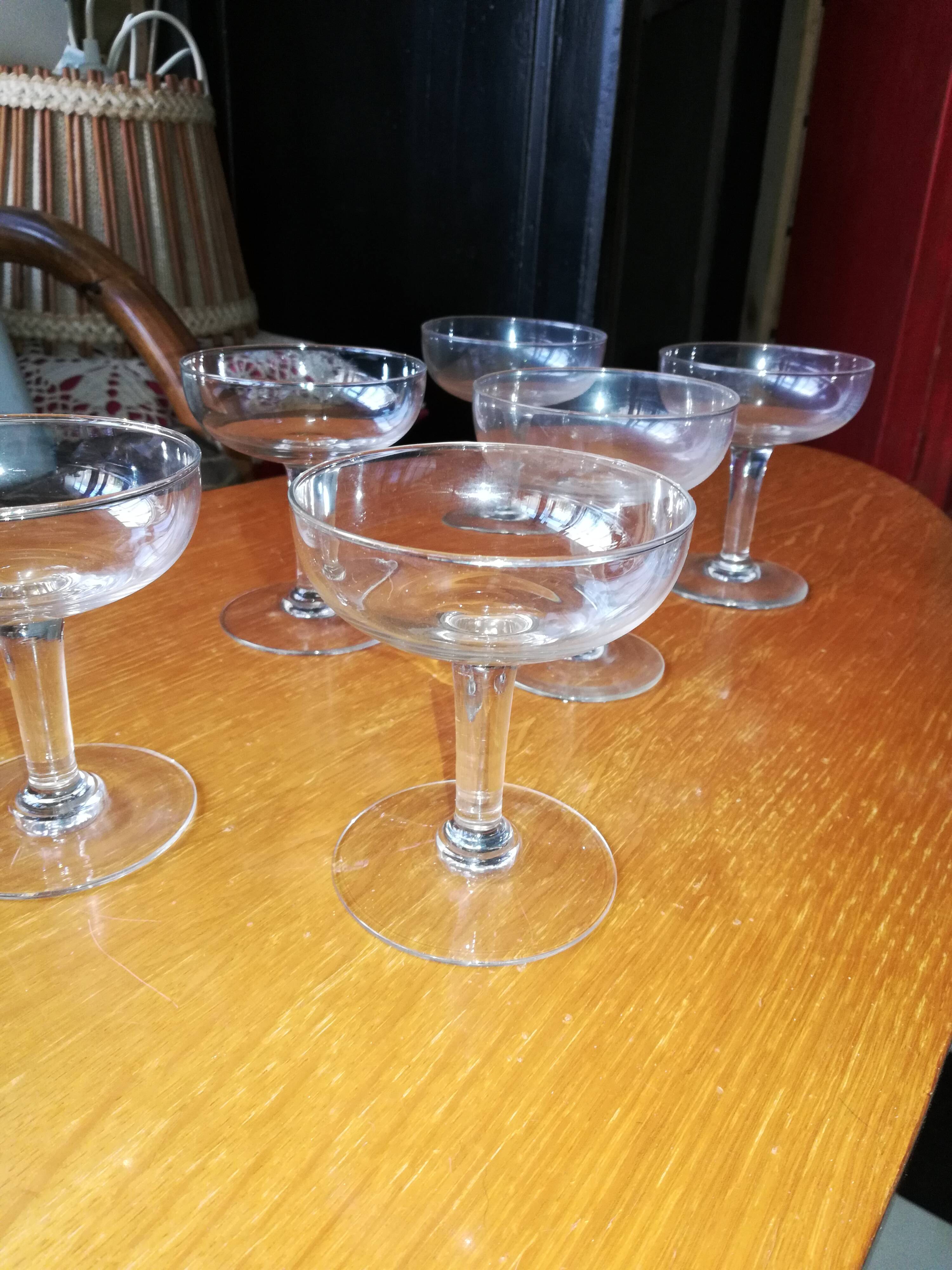 6 champagne glasses