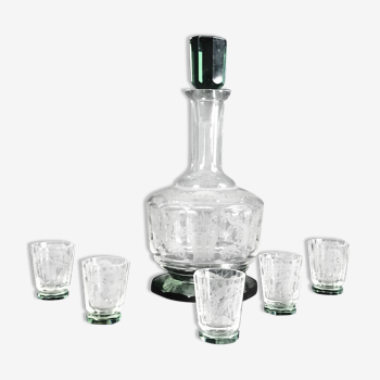 Carafe and batch of 5 engraved crystal glasses
