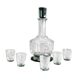Carafe and batch of 5 engraved crystal glasses