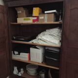 Armoire en chene sculptee