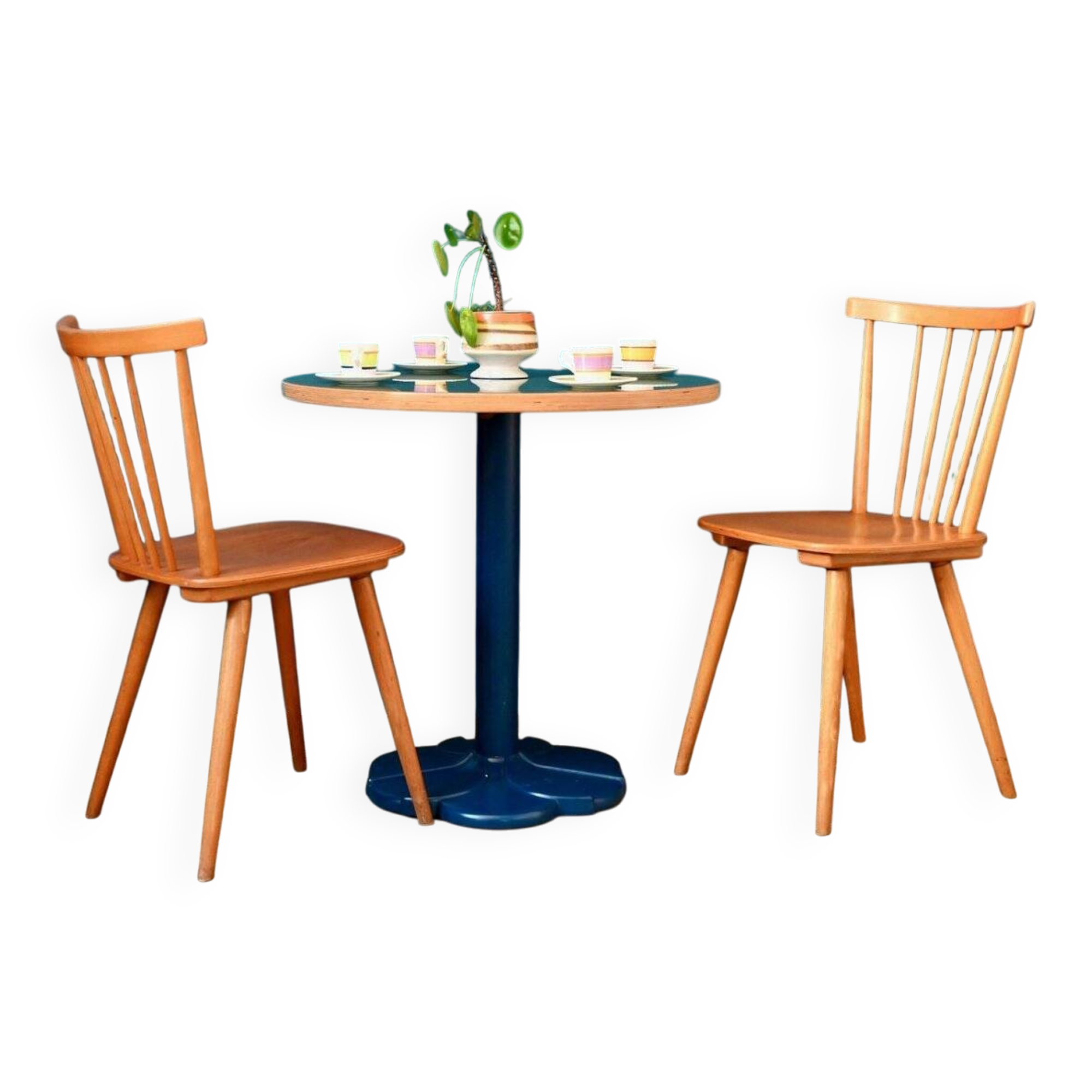 Round bistro table with tulip base in Art Deco style from the 1990s.