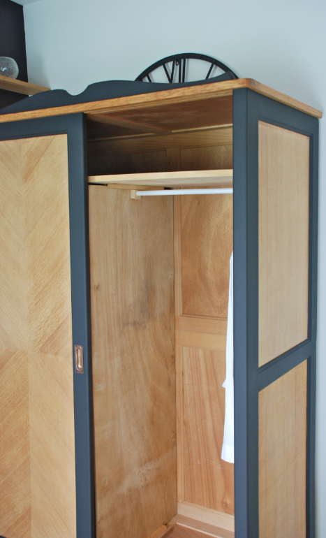 Cabinet with sliding doors 60s