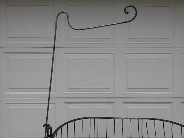 Former cradle in wrought iron