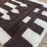 Large handcrafted Berber rug 225cmx325cm