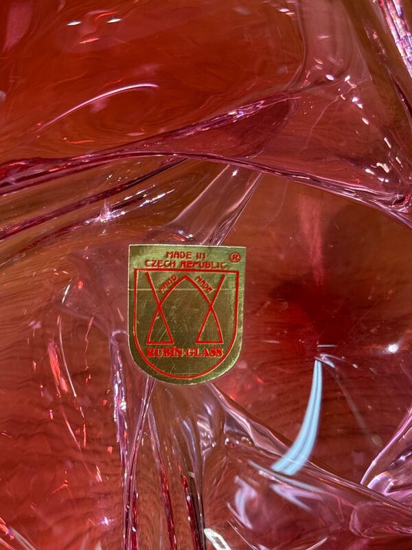 Vide poche en verre rouge vintage Rubín Glass, étiquette d’origine