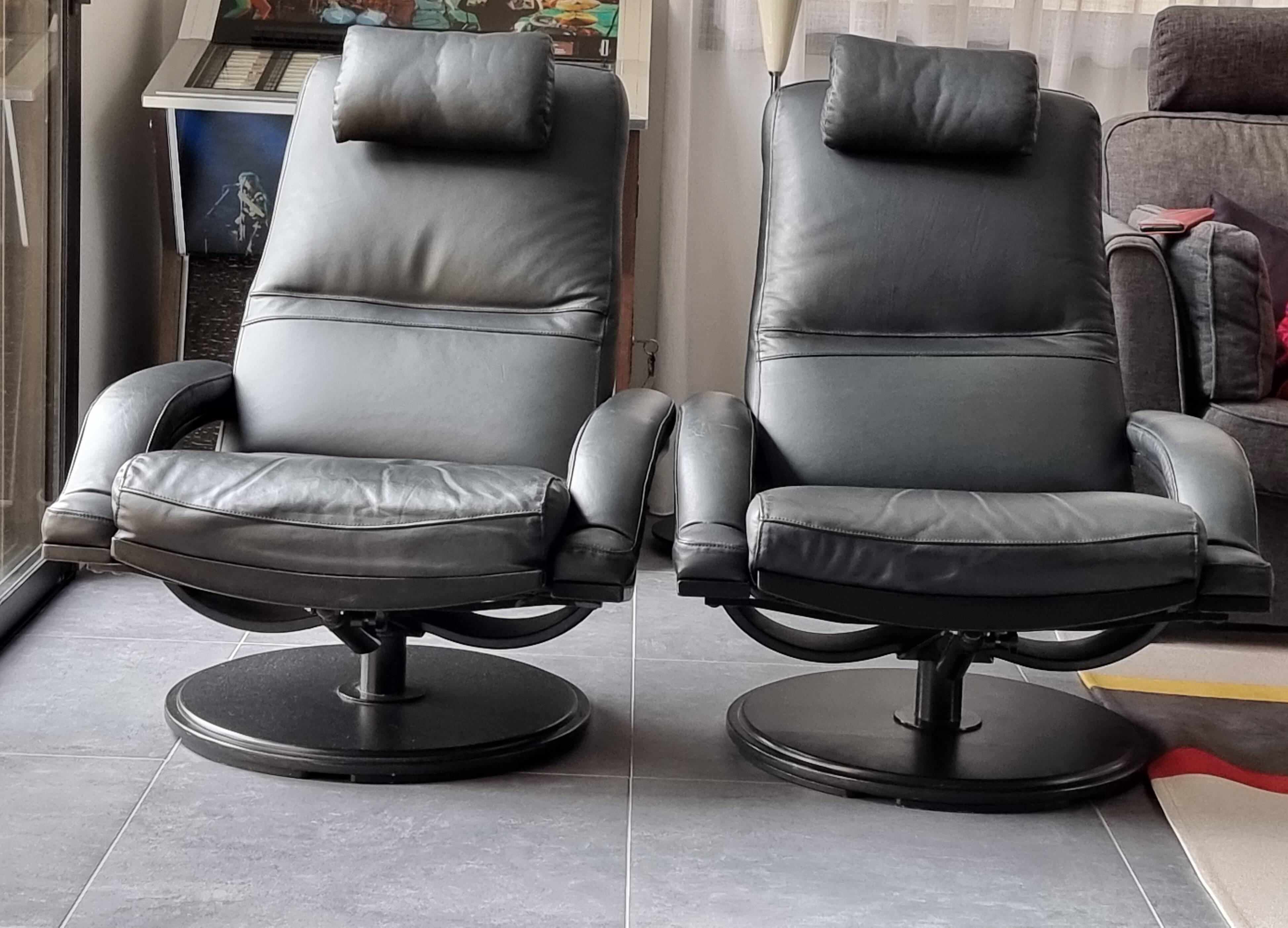 2 leather armchairs from Roche Bobois