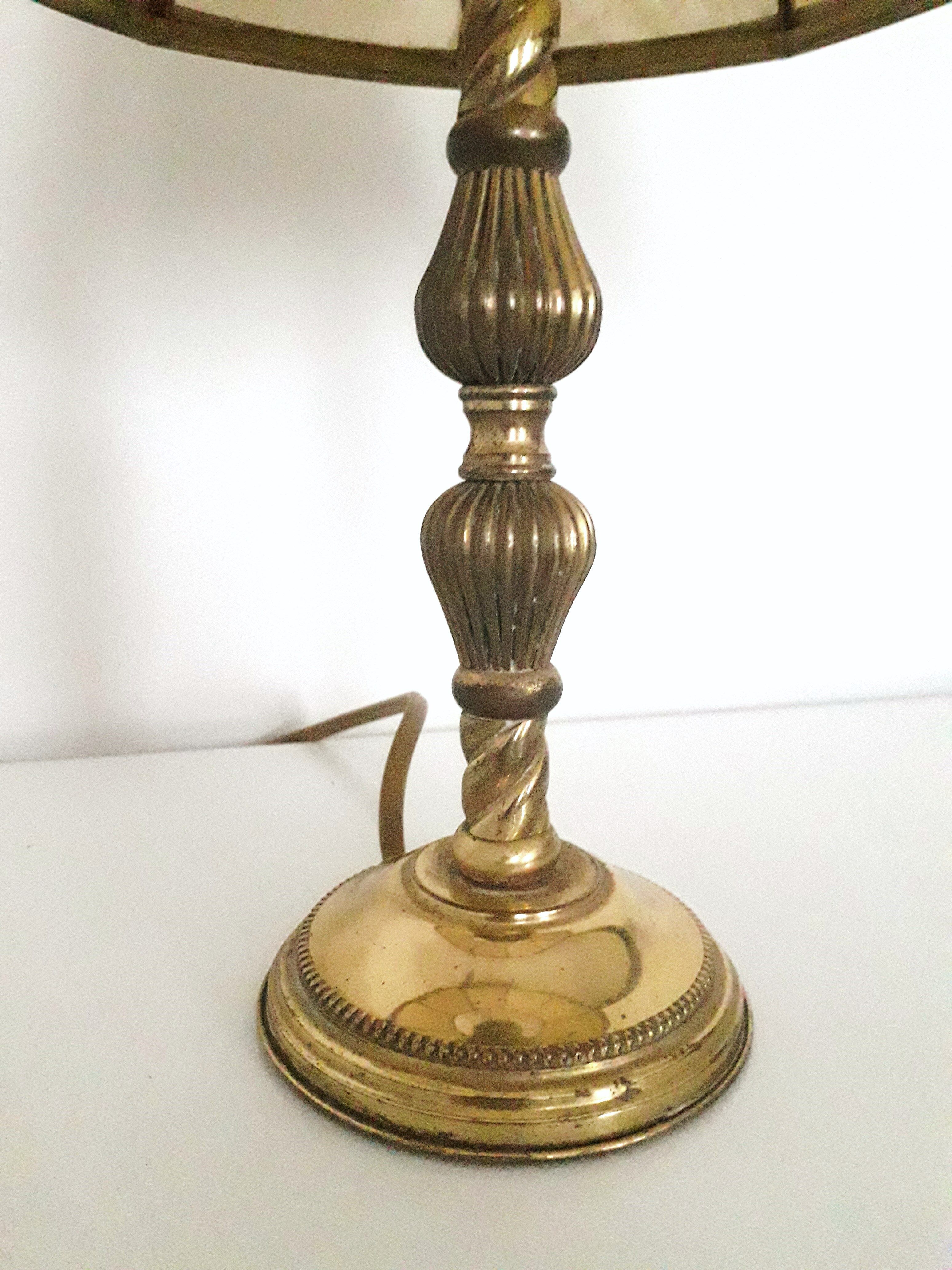 Lampe à poser / chevet - Pied laiton. 1960