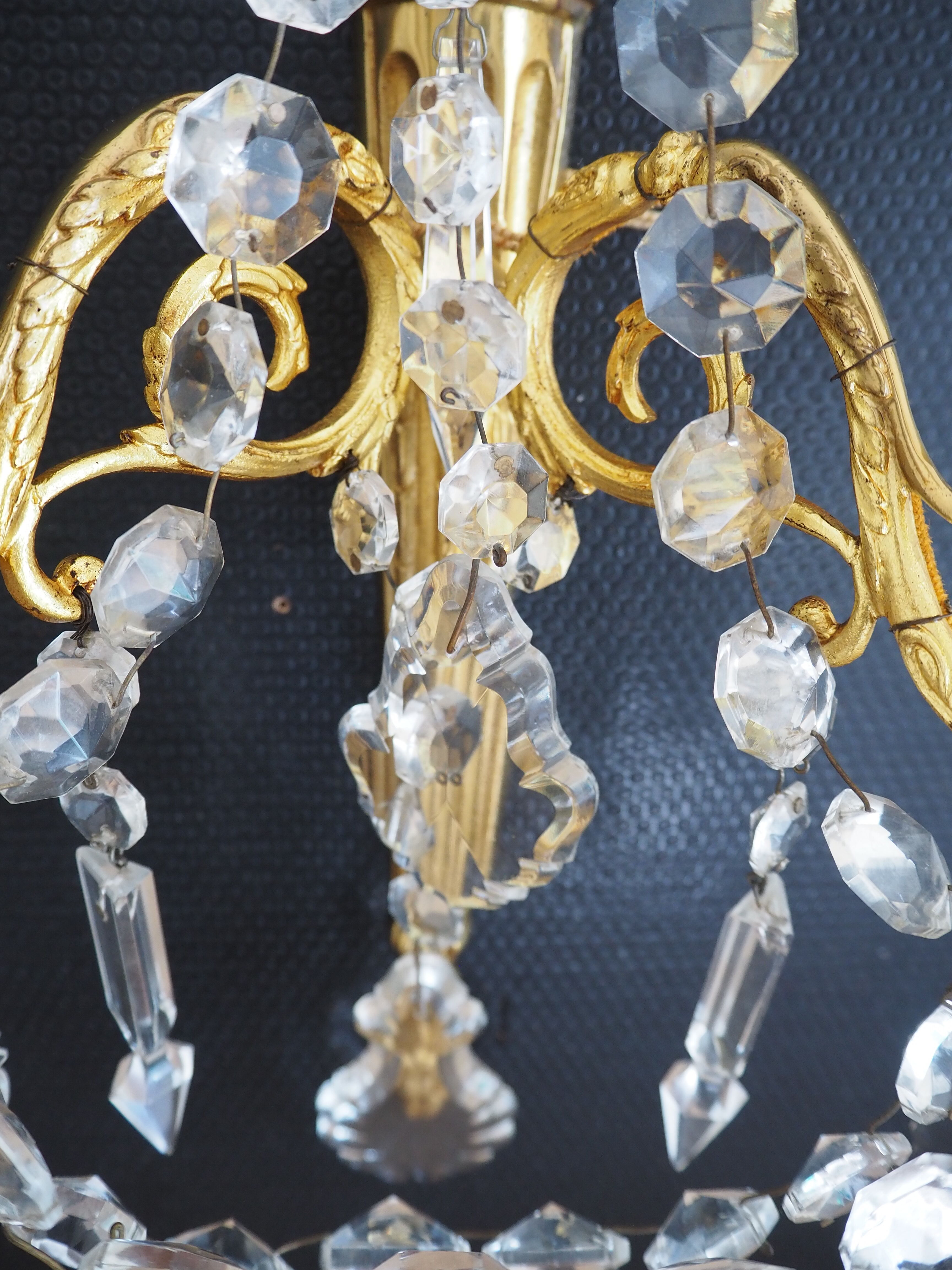 Pair of wall lamps two bronze lights with grapevines and crystal garlands – Louis XV style