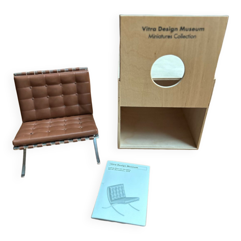 Vitra design muséum miniatures collection MR 90 Barcelona 1929 Selency