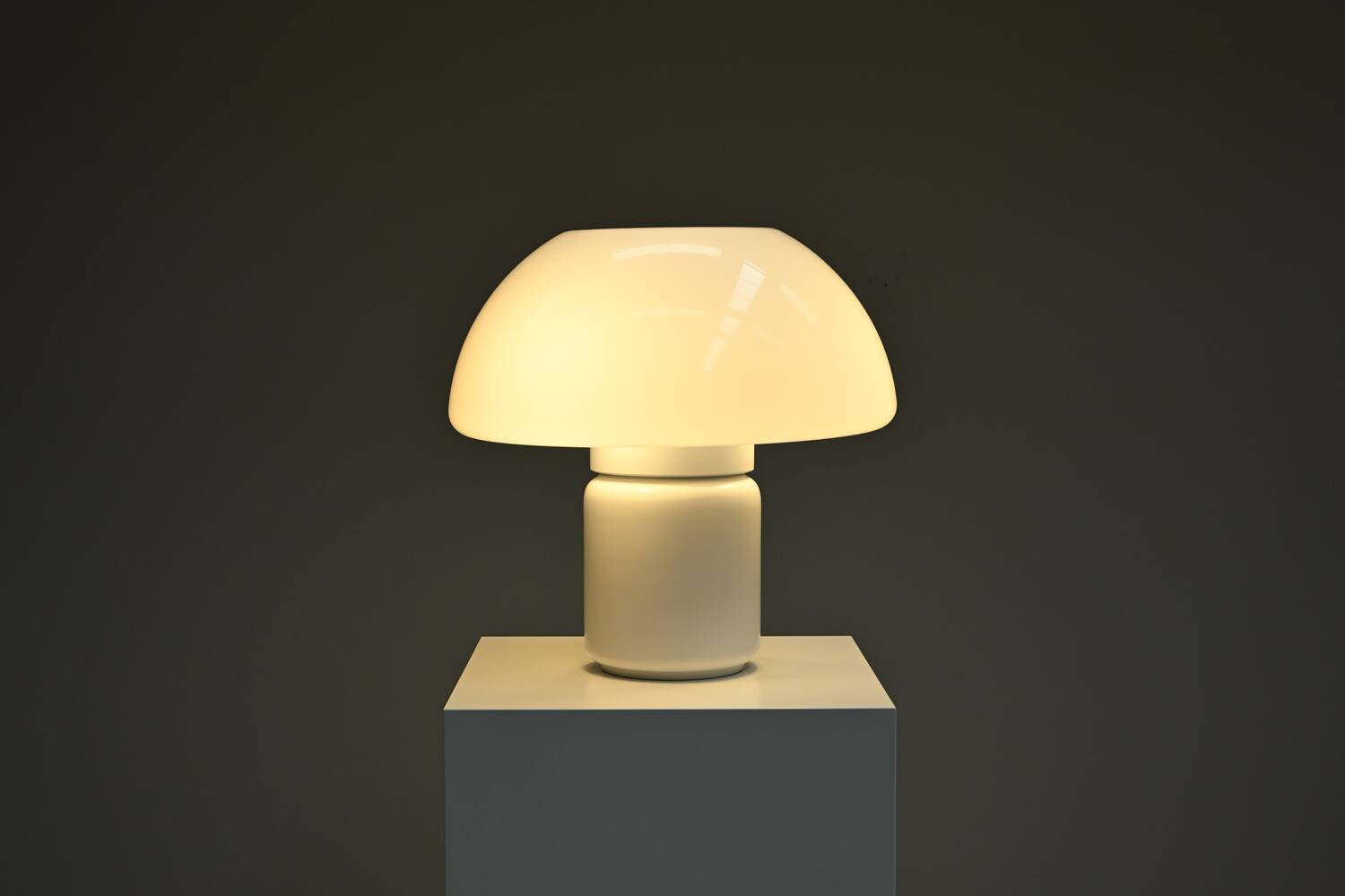 Lampe de table modèle 625 par Elio Martinelli pour Martinelli Luce, années 1970 Italie.