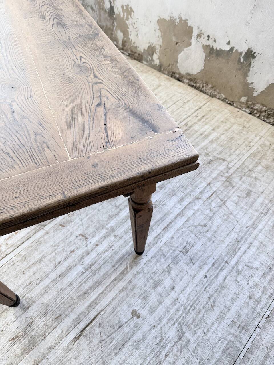 Solid oak farmhouse table with integrated extensions 1950