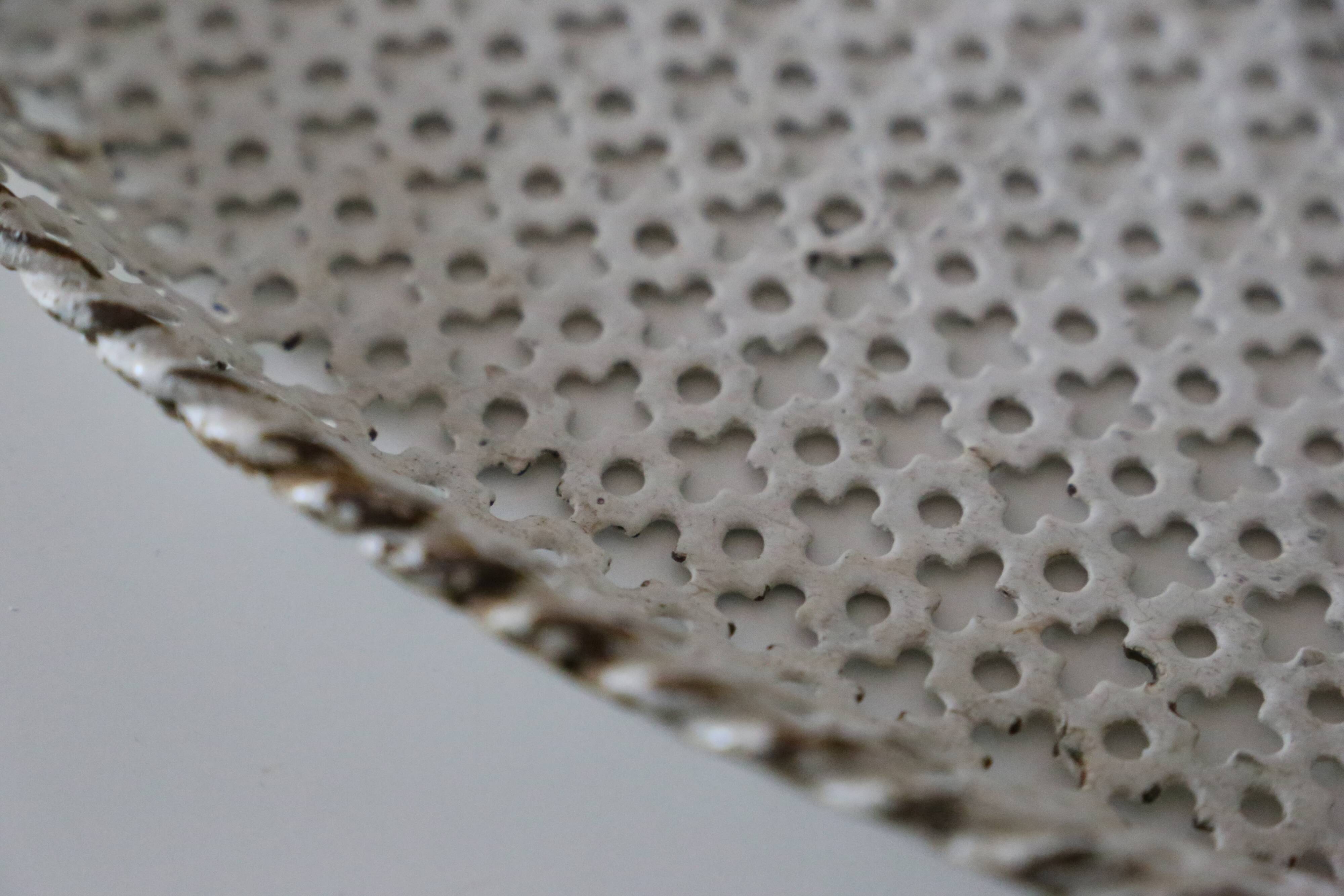 Round Mathieu Mategot tray in perforated metal, 1950, vintage