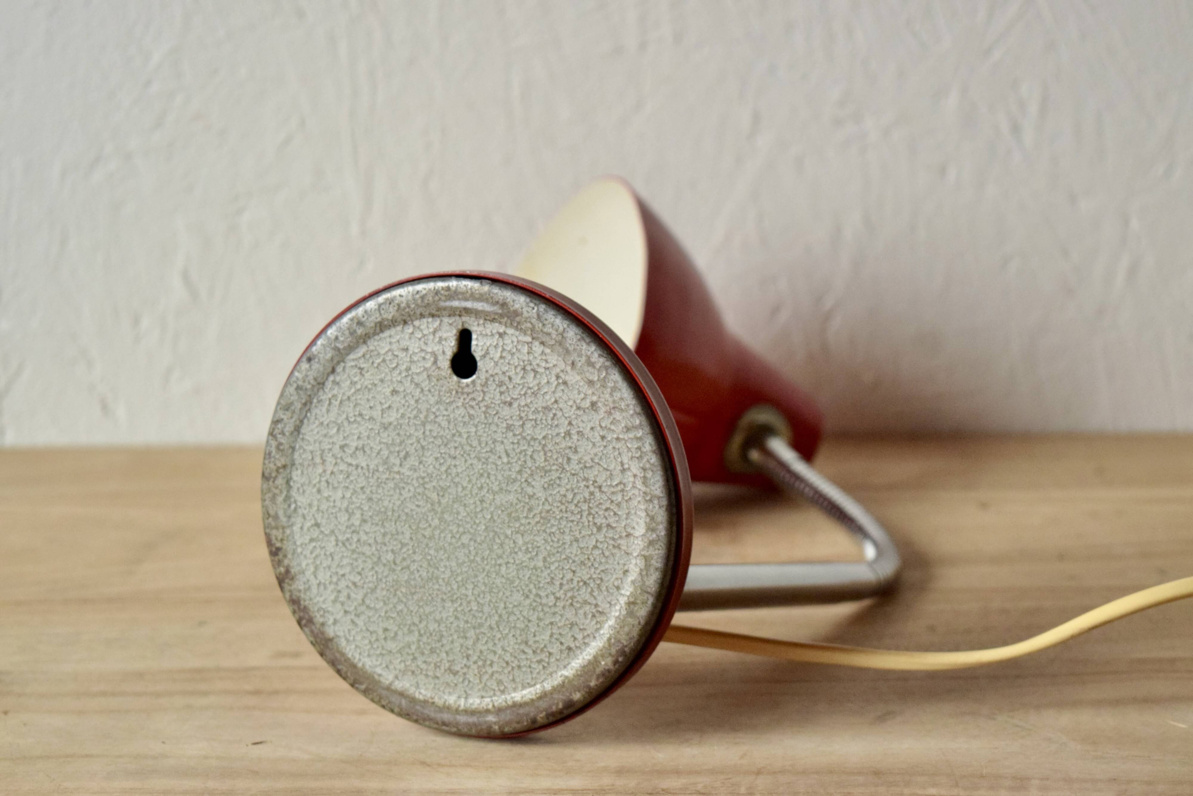 Vintage desk or bedside lamp - red metal