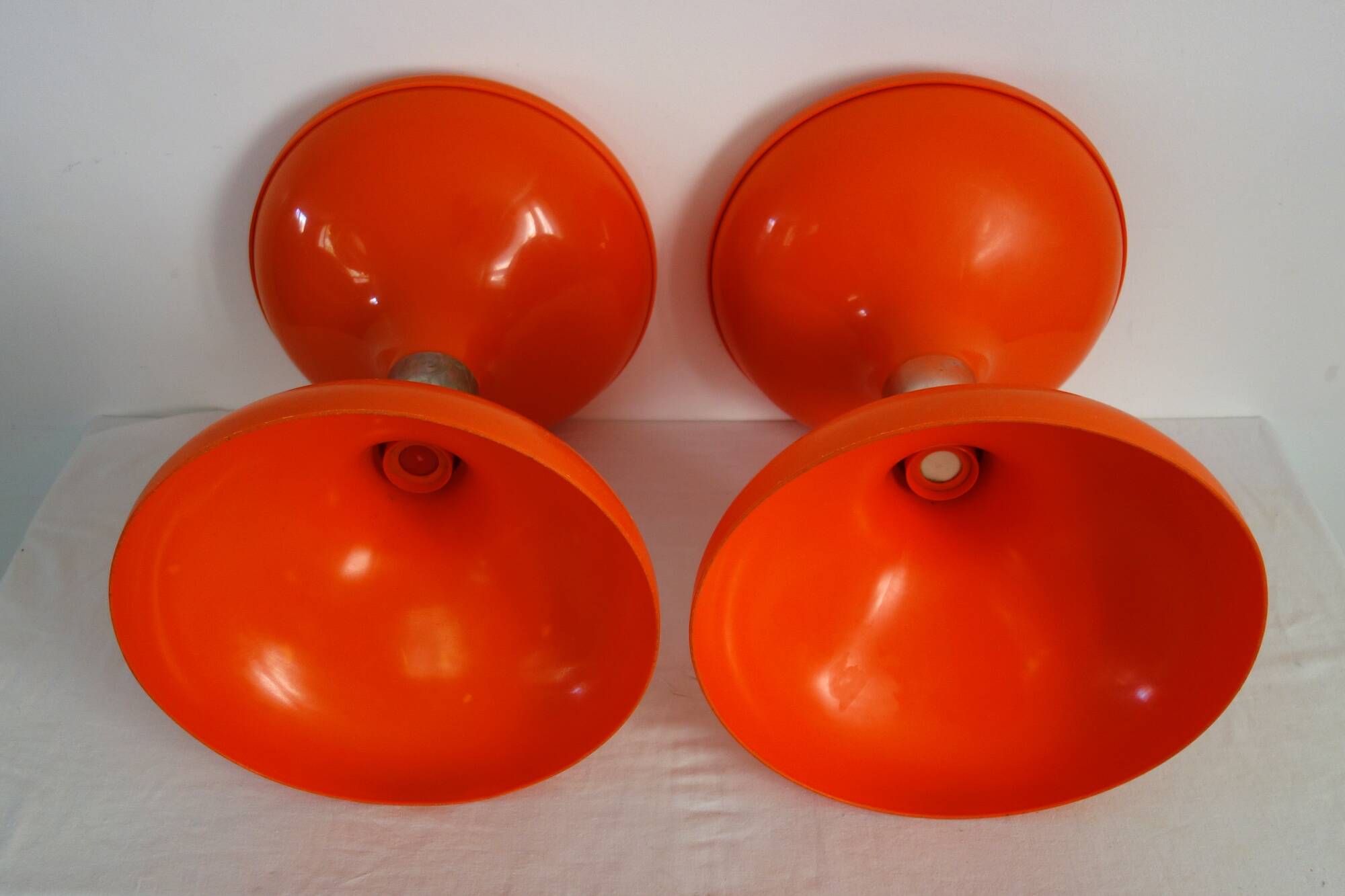 2 tabourets diabolo orange années 70