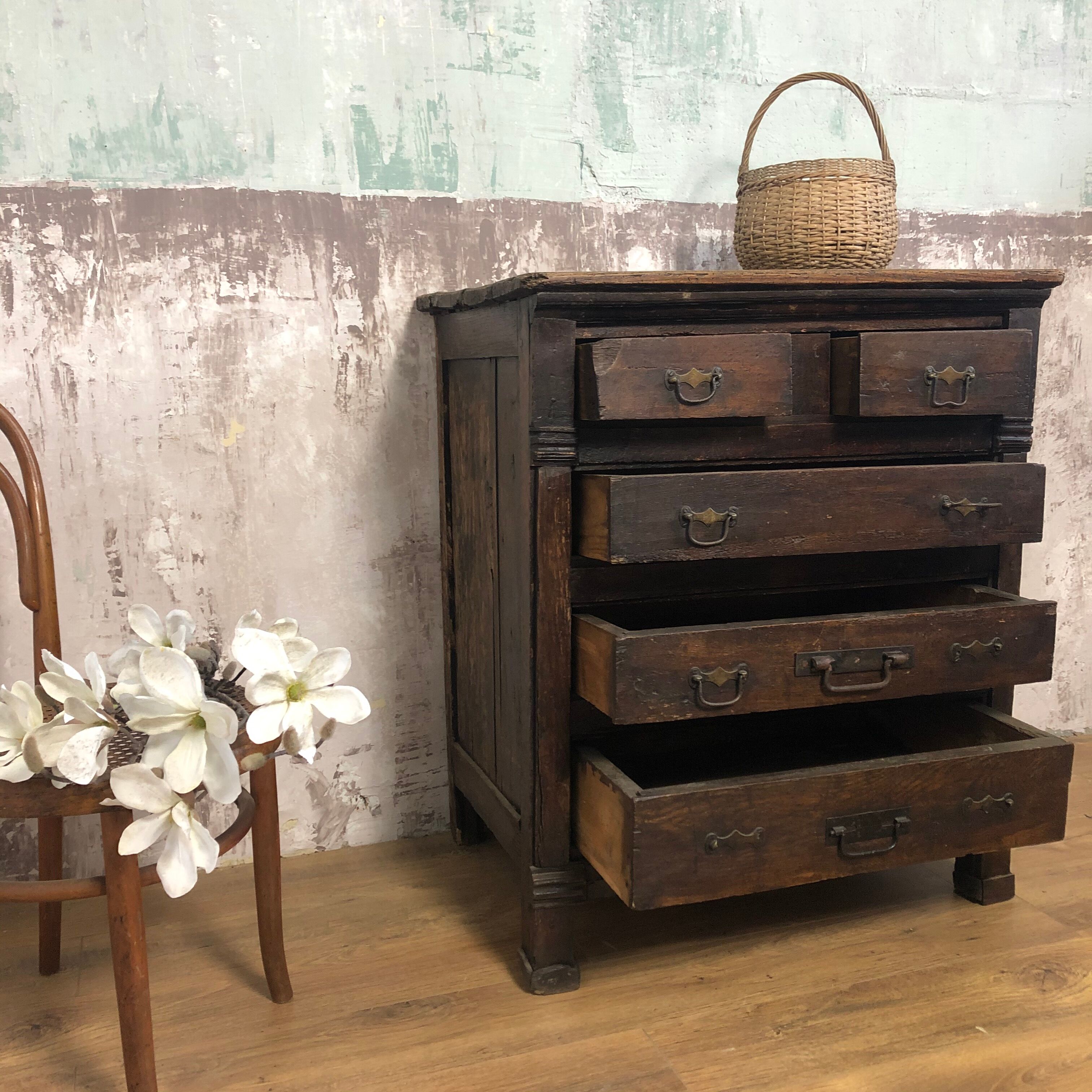 Former dresser - Popular Art XlX
