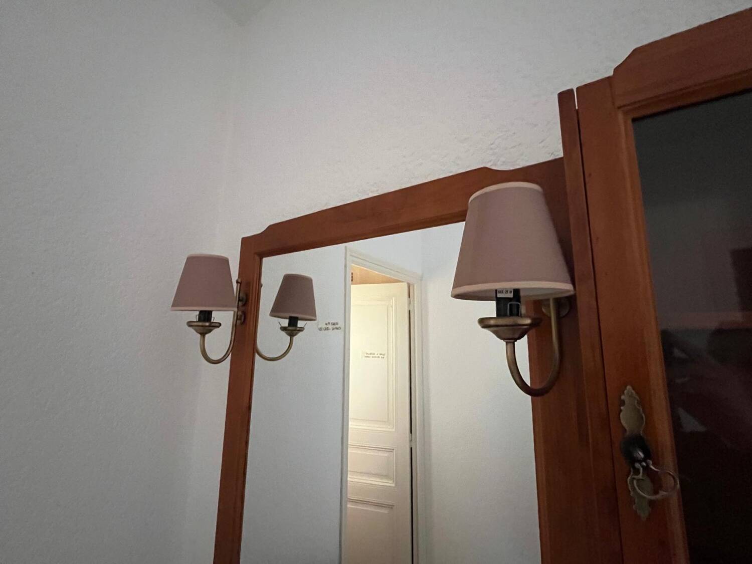 Meuble de toilettes / salle de bain
