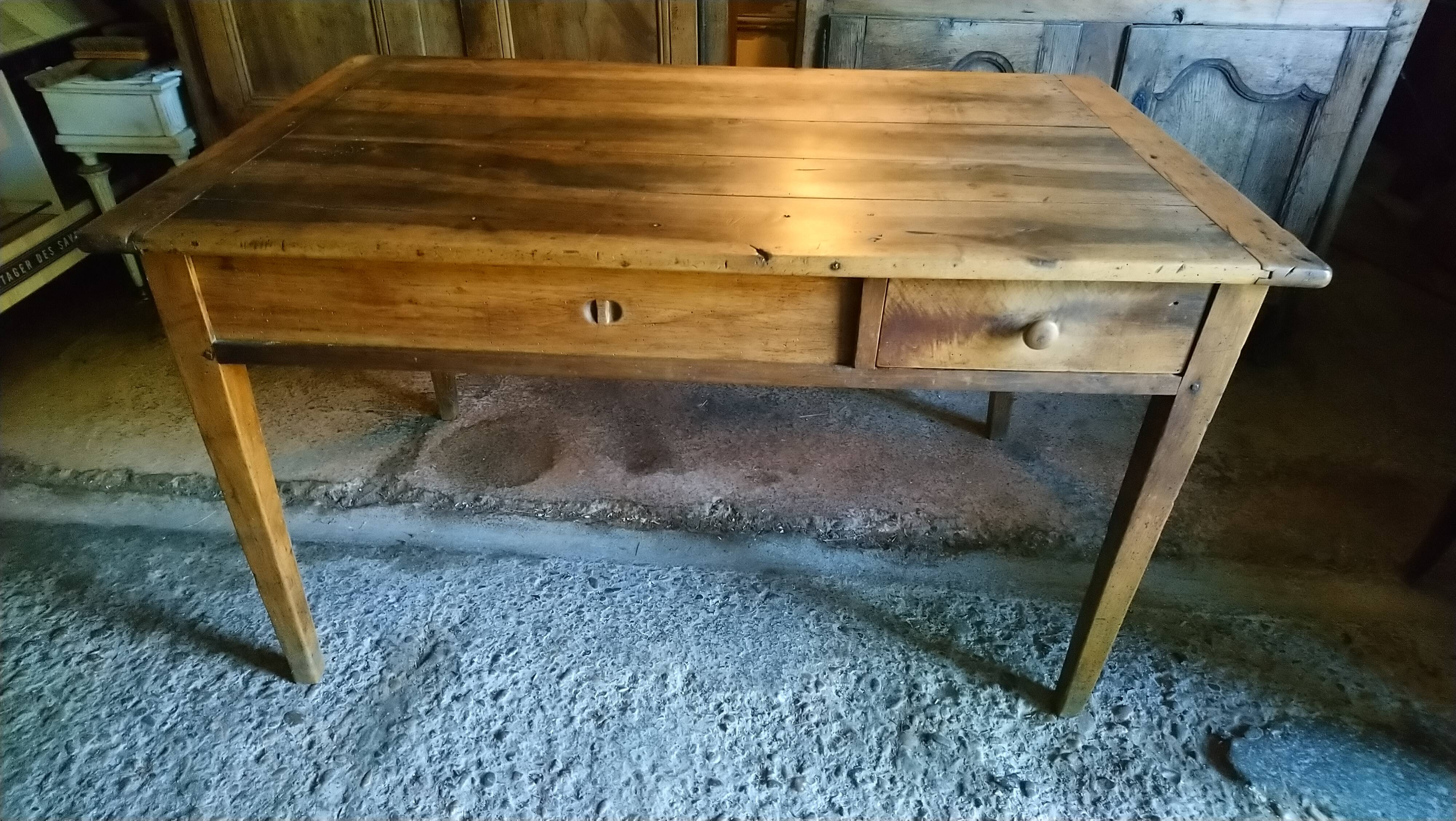 Bresse farmhouse table in walnut