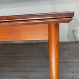 Scandinavian table in tack