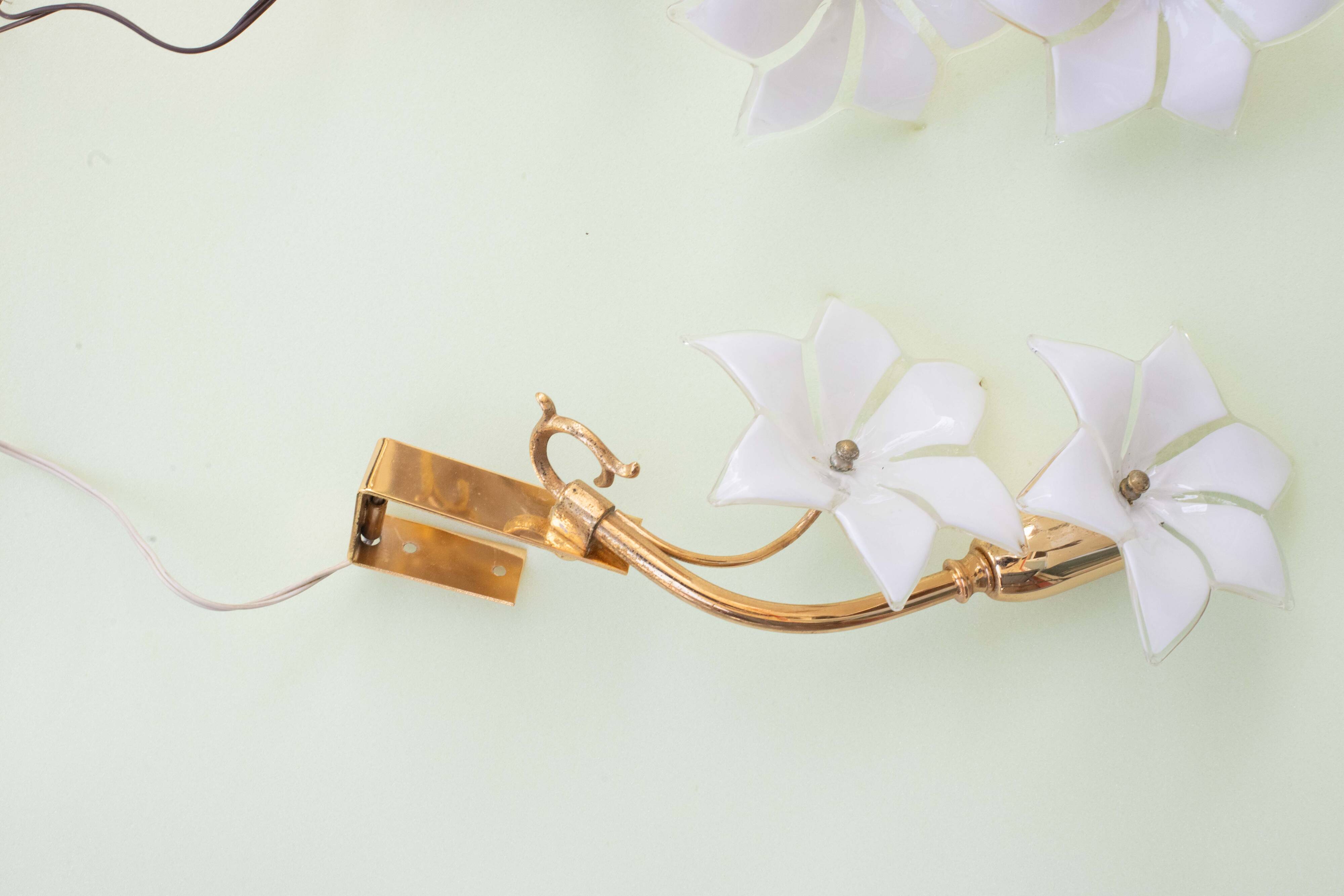 Charming Set of 2 Murano White Flowers Wall Light, 1970s