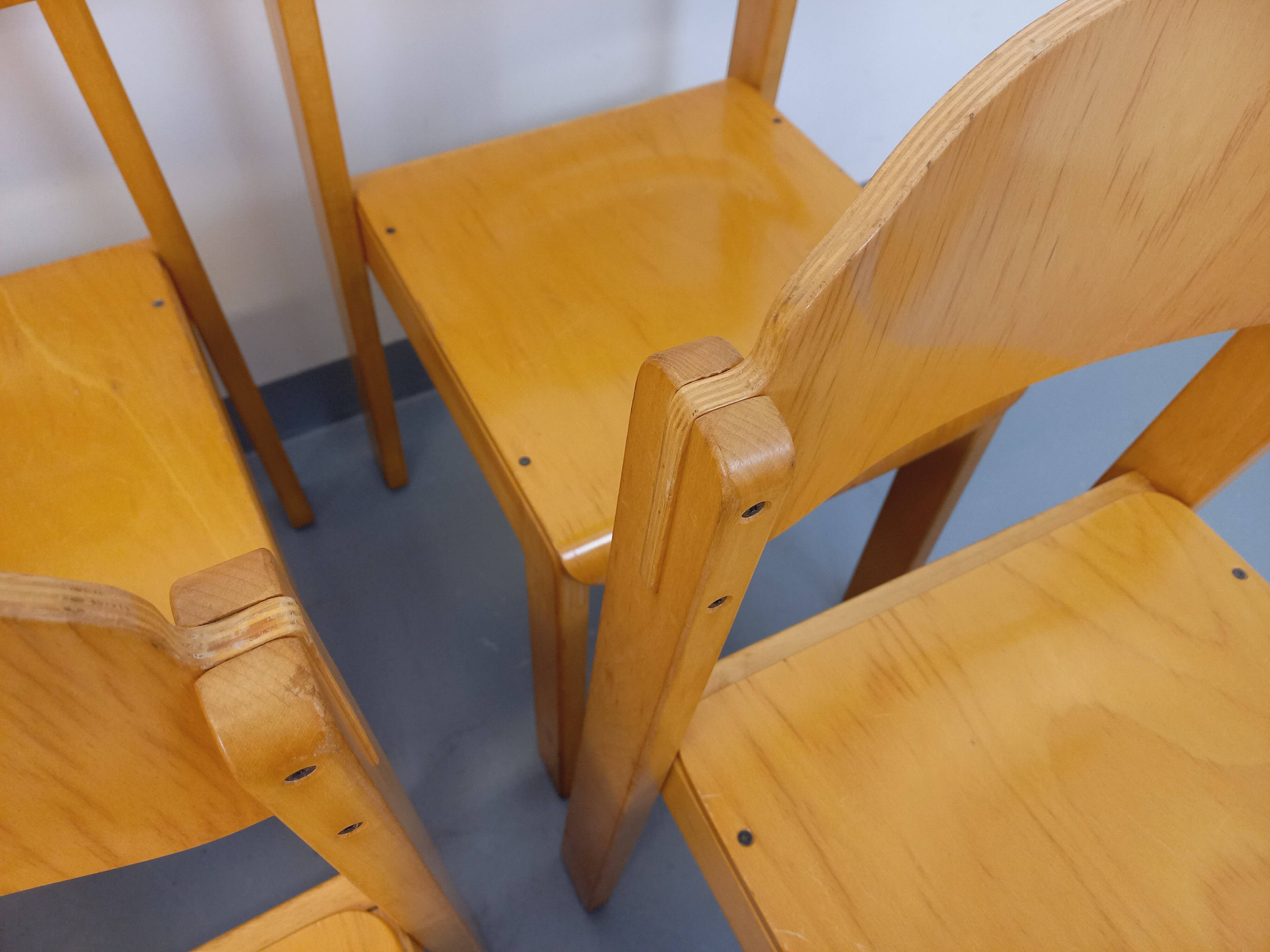 Set of 6 vintage minimalist beech wood chairs from the 70s and 80s.