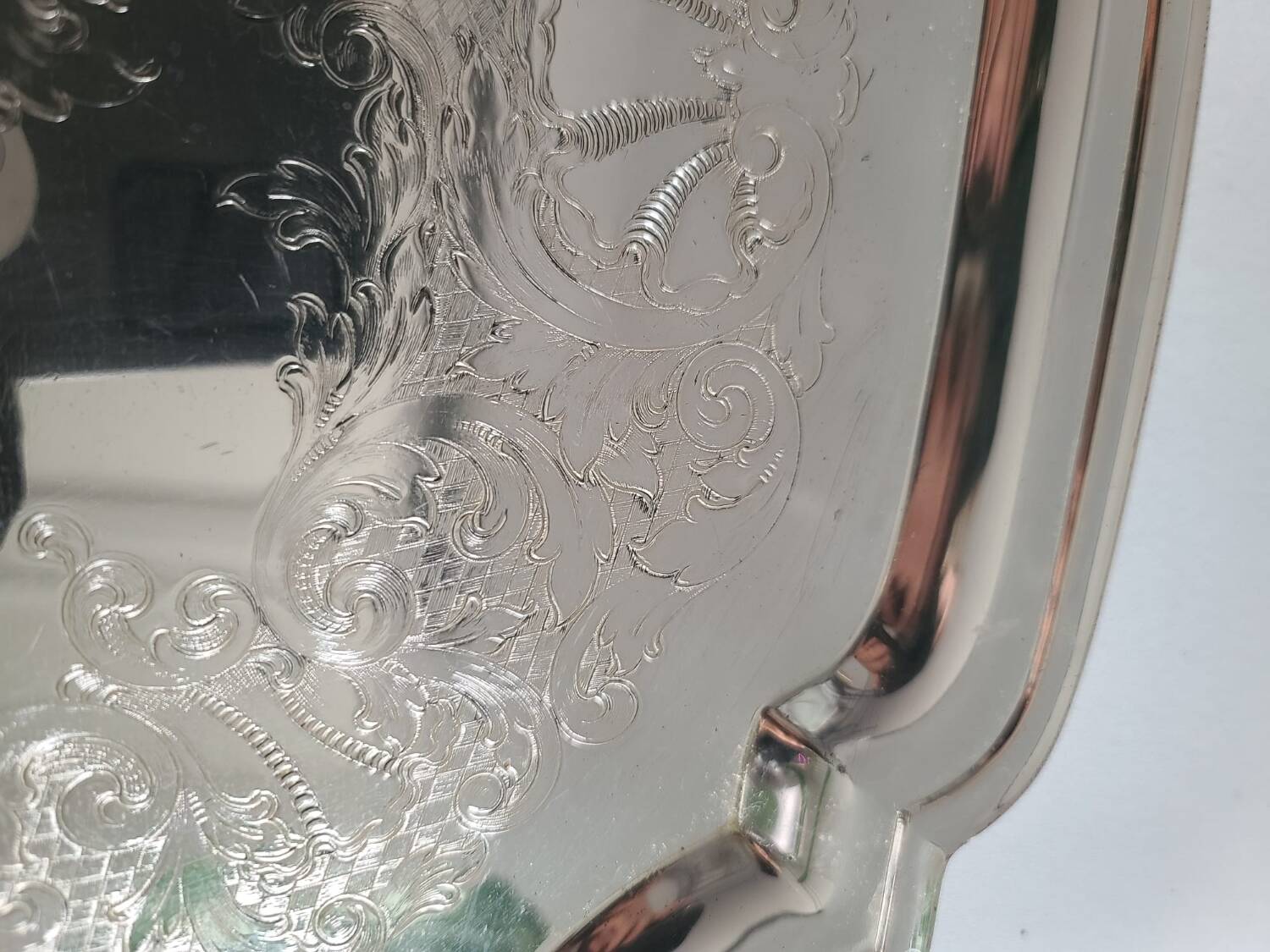 Round silver tarnish-resistant tray