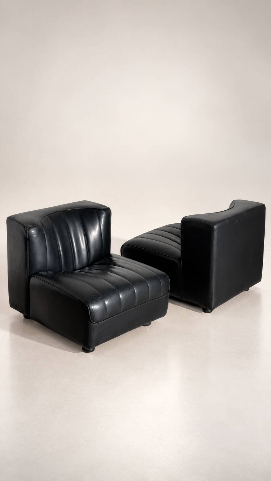 Modular black leather sofa '9000' by Tito Agnoli