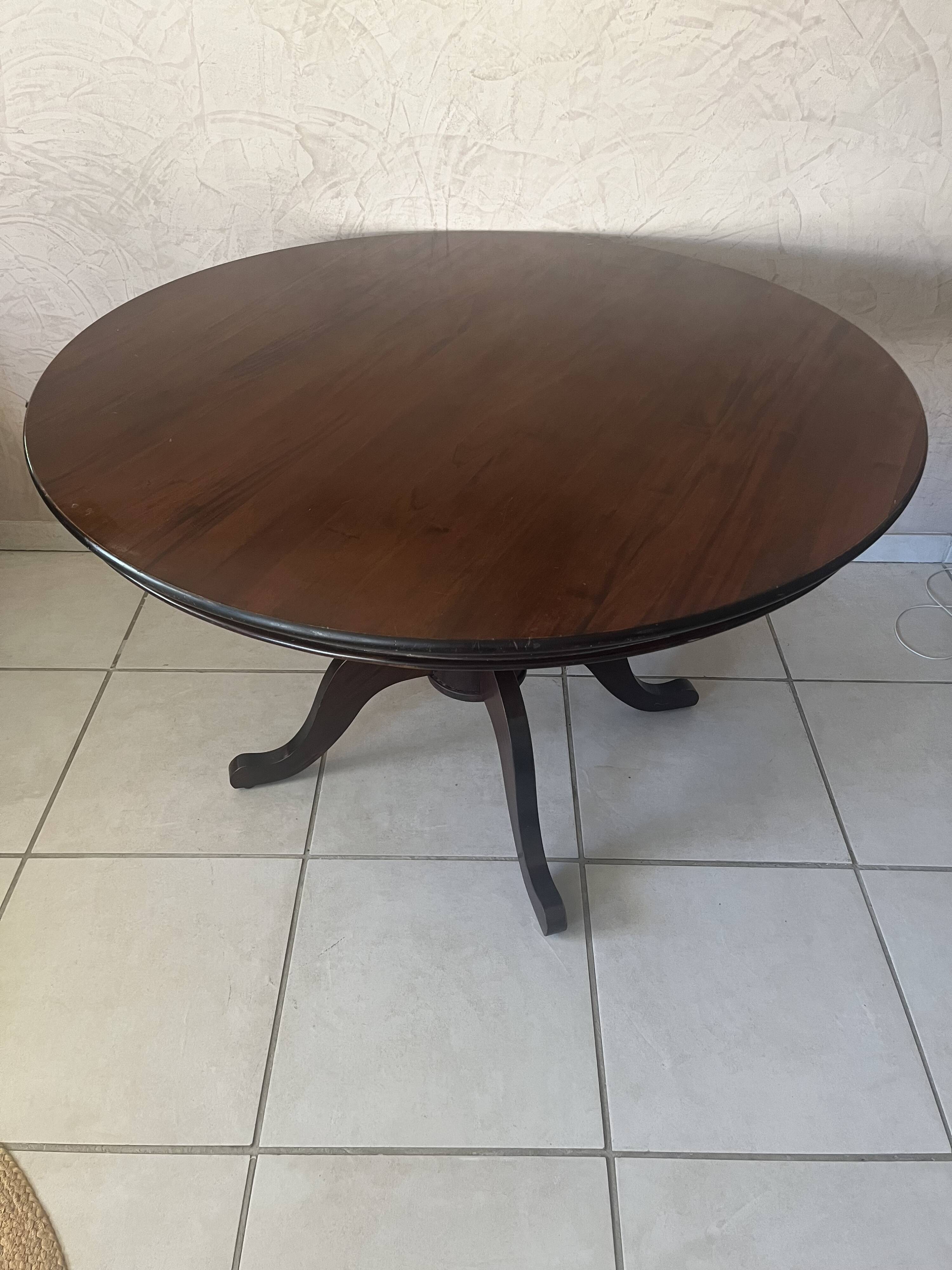 Round solid wood table