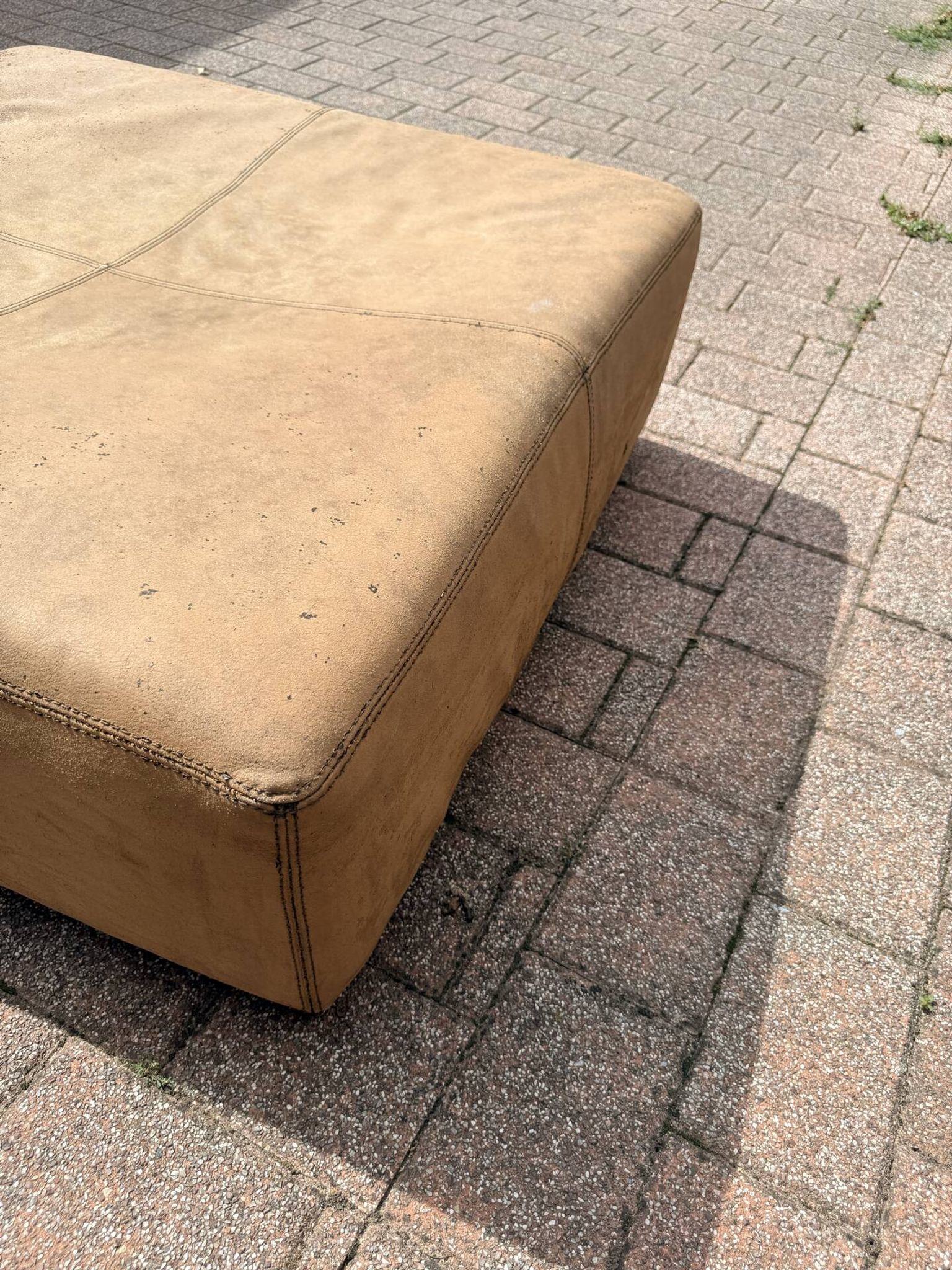 Large square pouffe in patinated nubuck leather – 100 × 100 cm