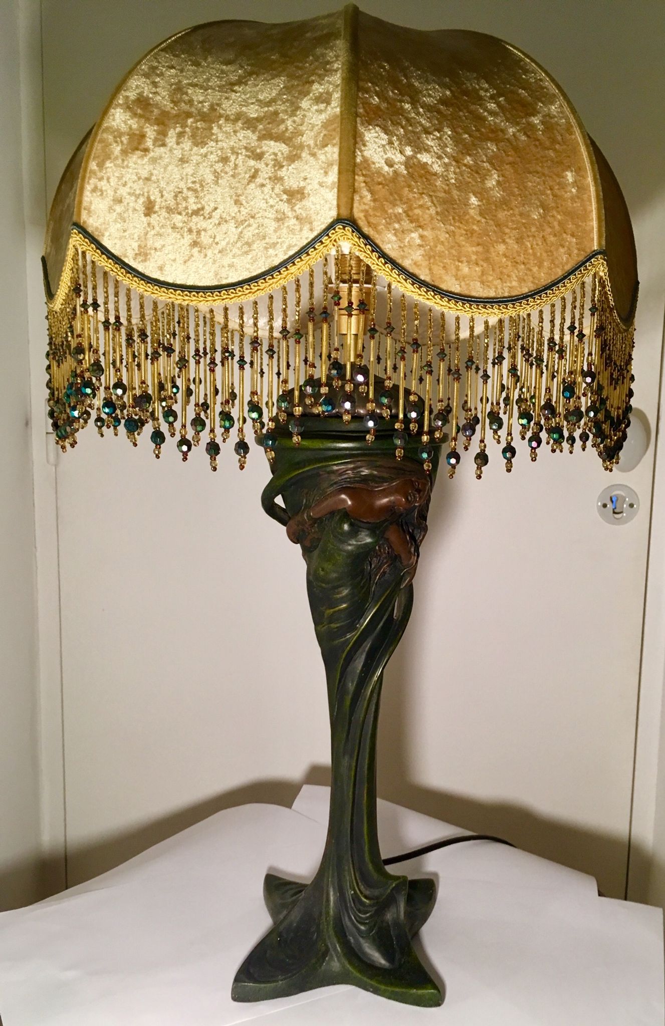 Art nouveau lamp