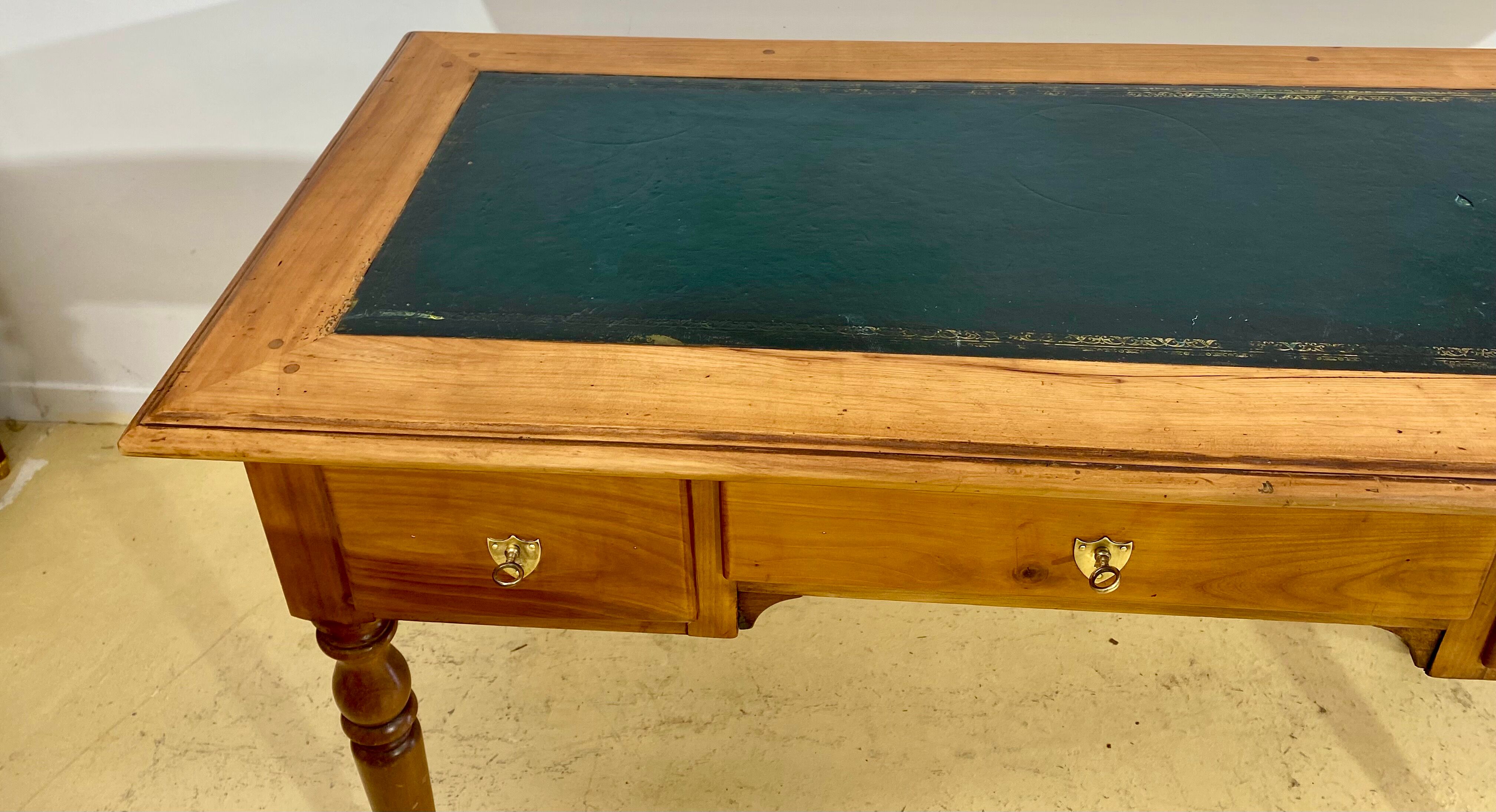 Small Office Louis Philippe