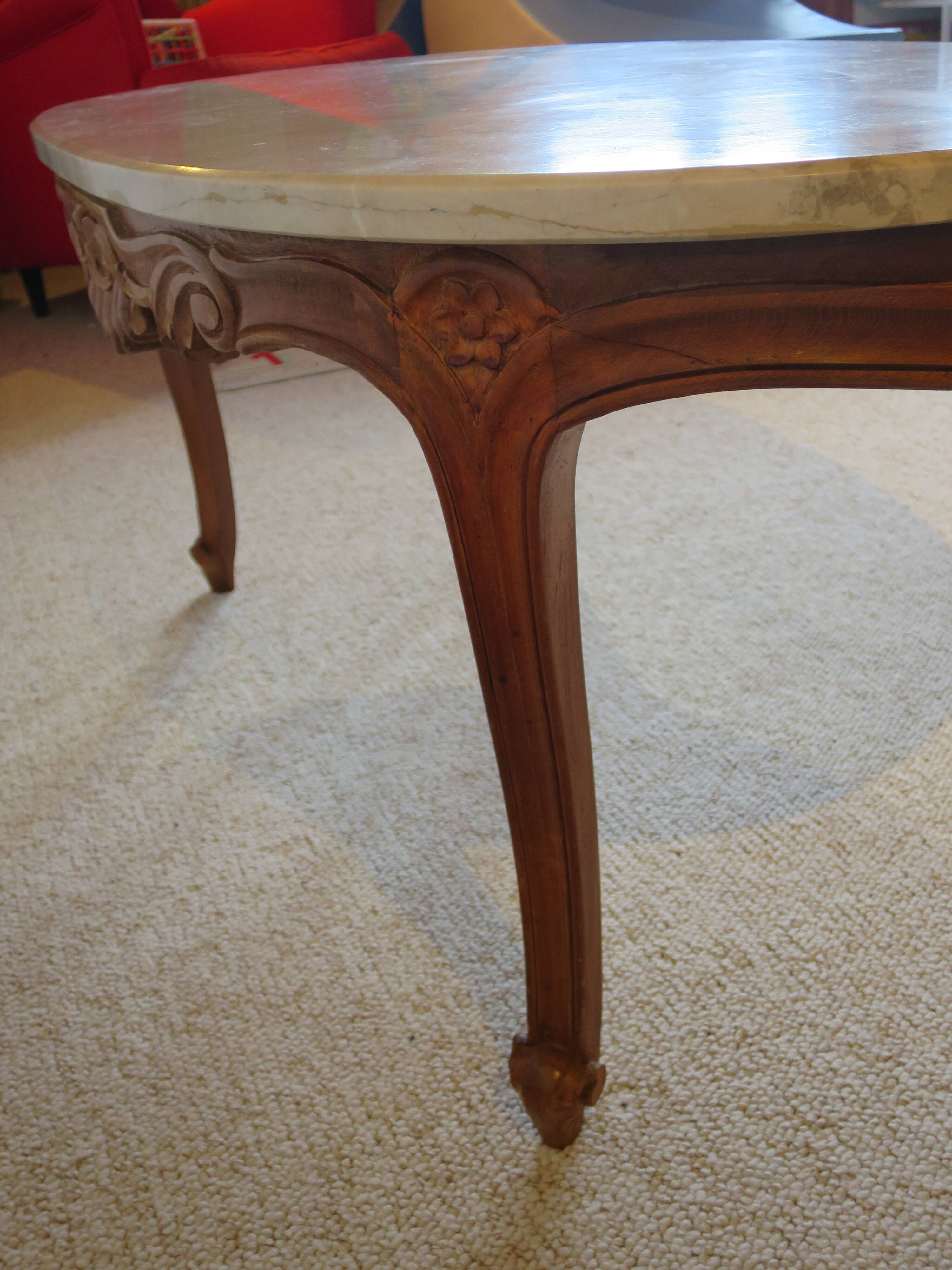 Oval coffee table - carved wood - white veined marble - Regency / Louis XV style