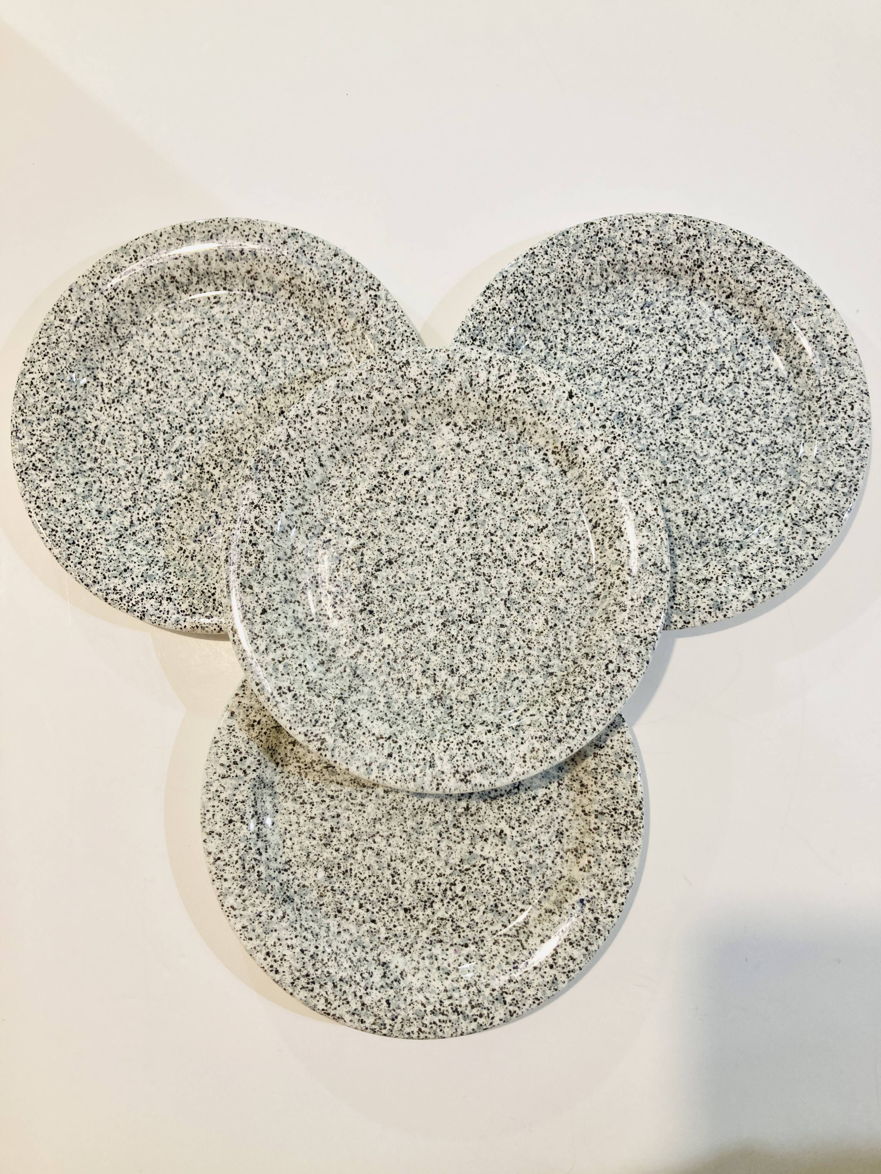 4 plates Quadrifoglio Italy speckled black and blue