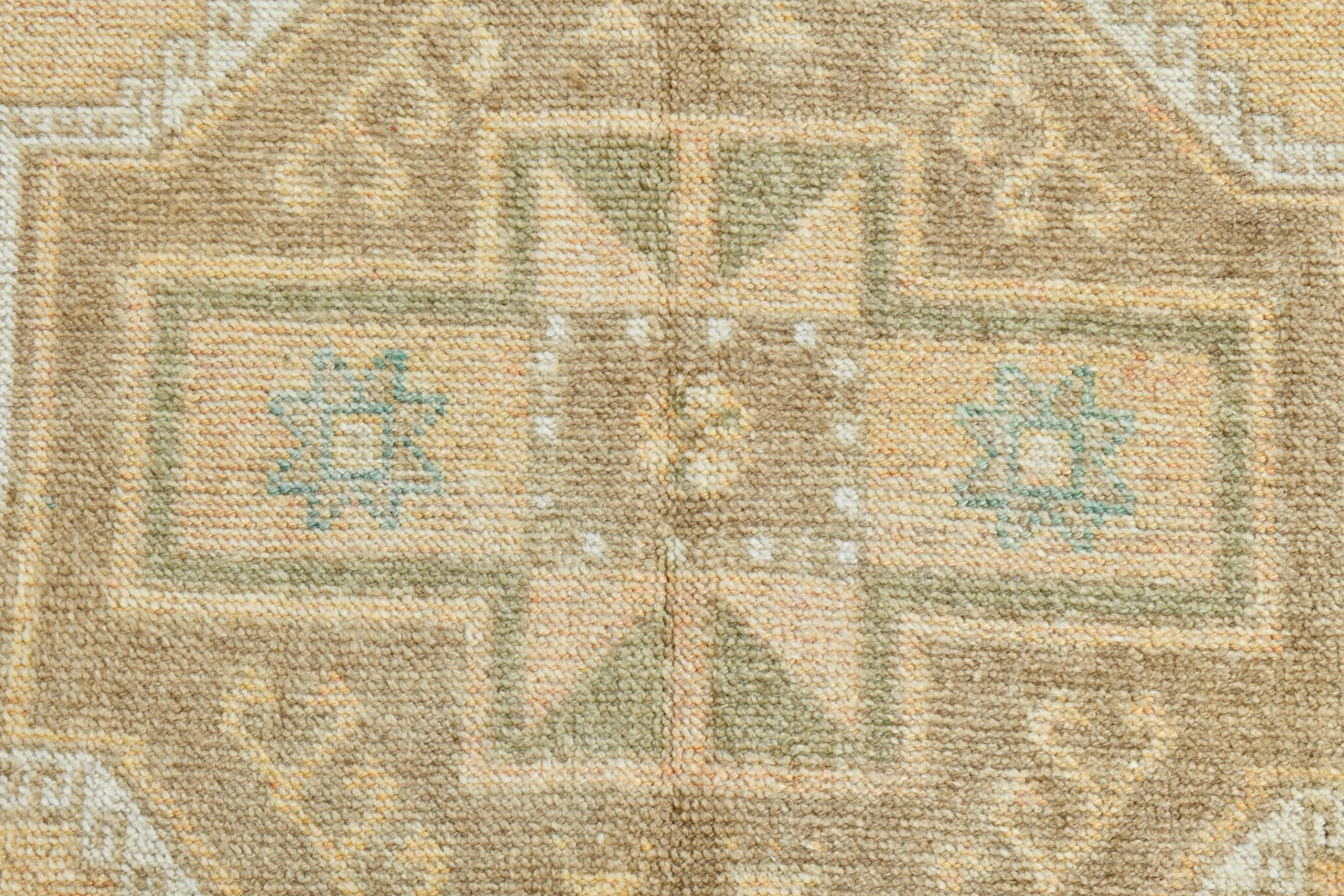 4x7 Soft Beige & Brown Oushak Vintage Rug 109x207Cm