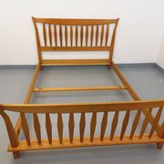 Double vintage French bed by Guillerme et Chambron in solid oak from the 1960s.