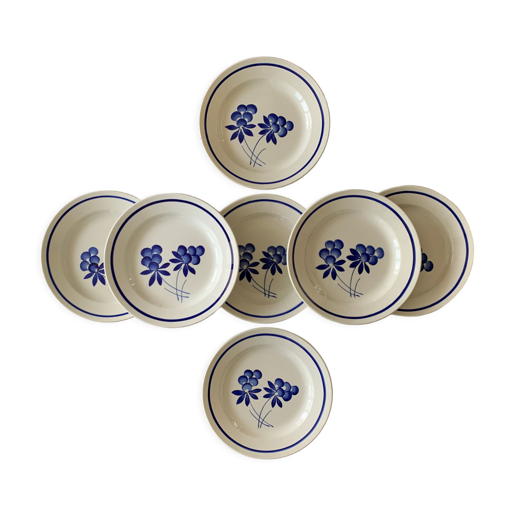 7 flat antique plates in Gien earthenware